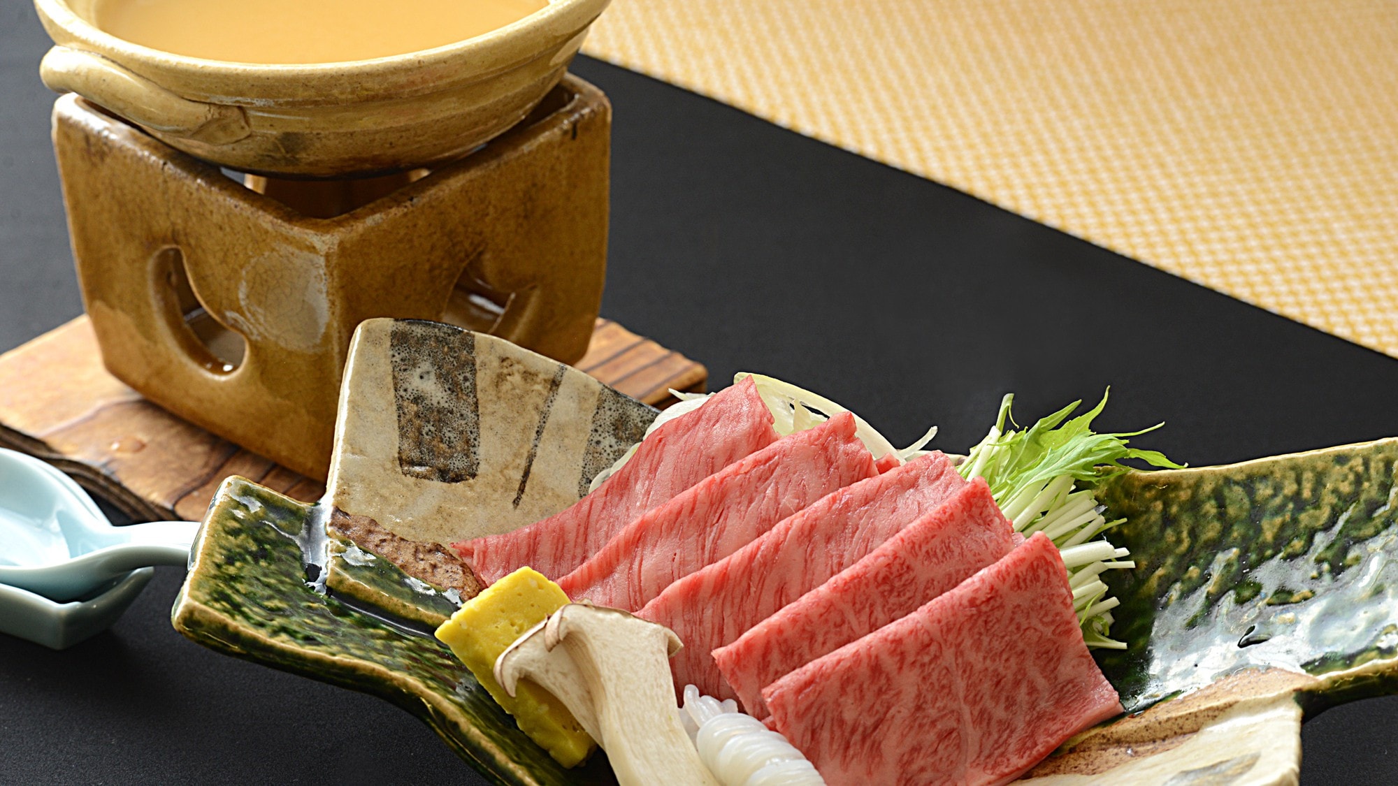 Gambar panci kecil wagyu