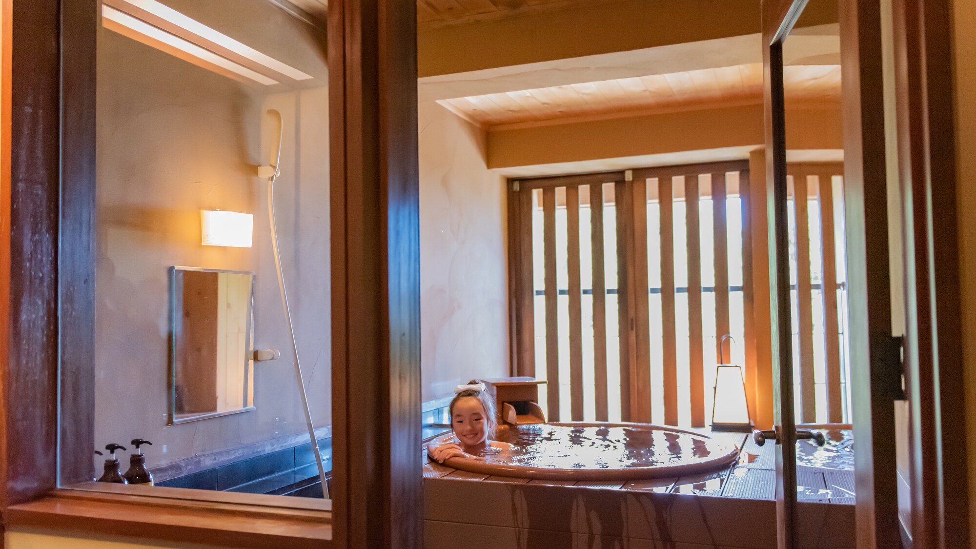[Non-smoking] "Special room" with hot spring semi-open-air bath Japanese-style room 10 tatami mats + bedroom