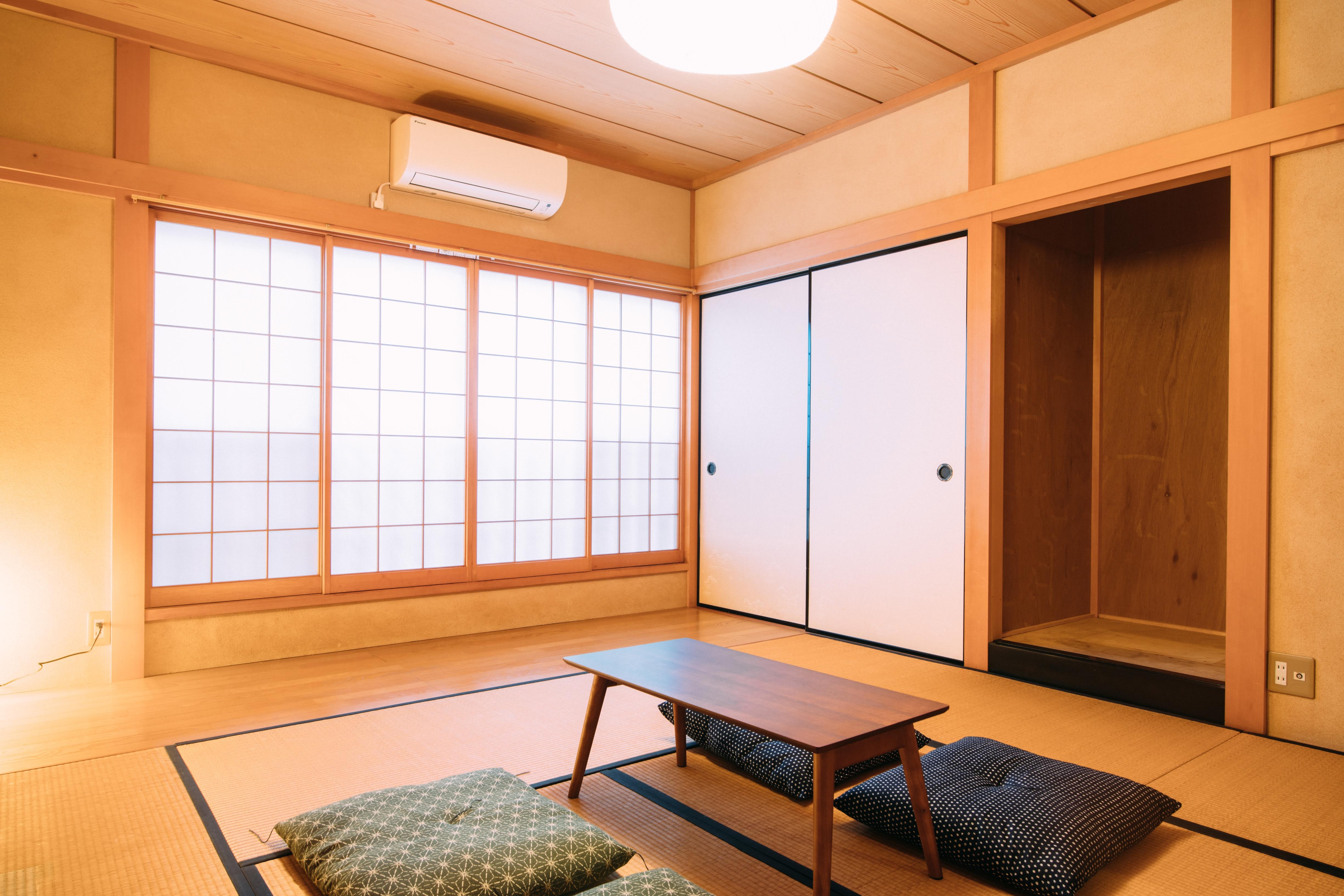 Bedroom (2nd floor only)