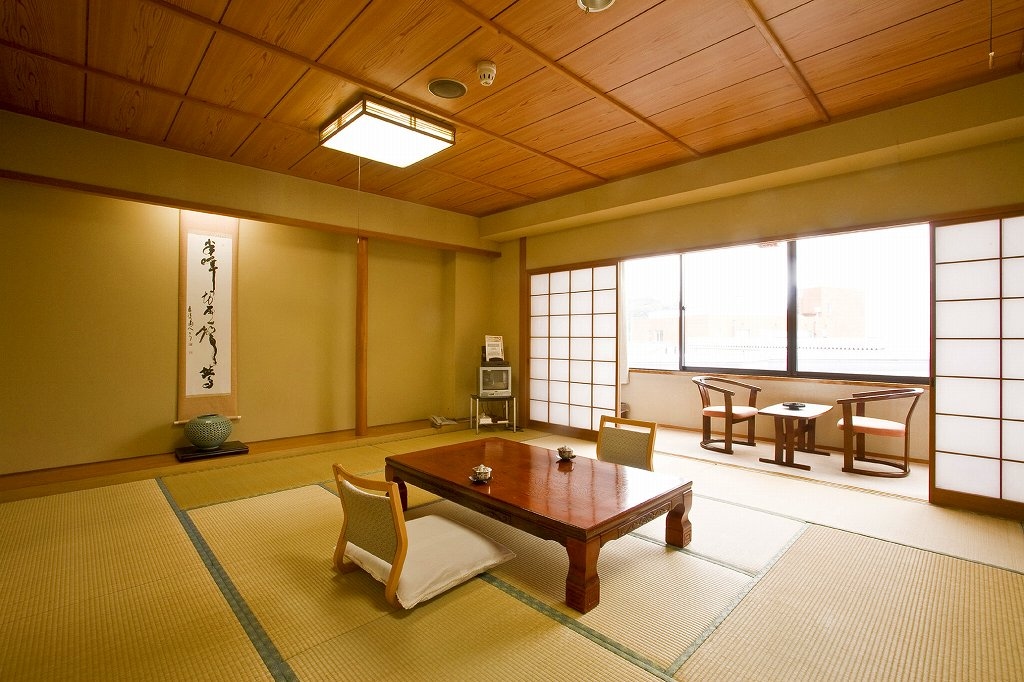 Japanese-style room (15 tatami mats)