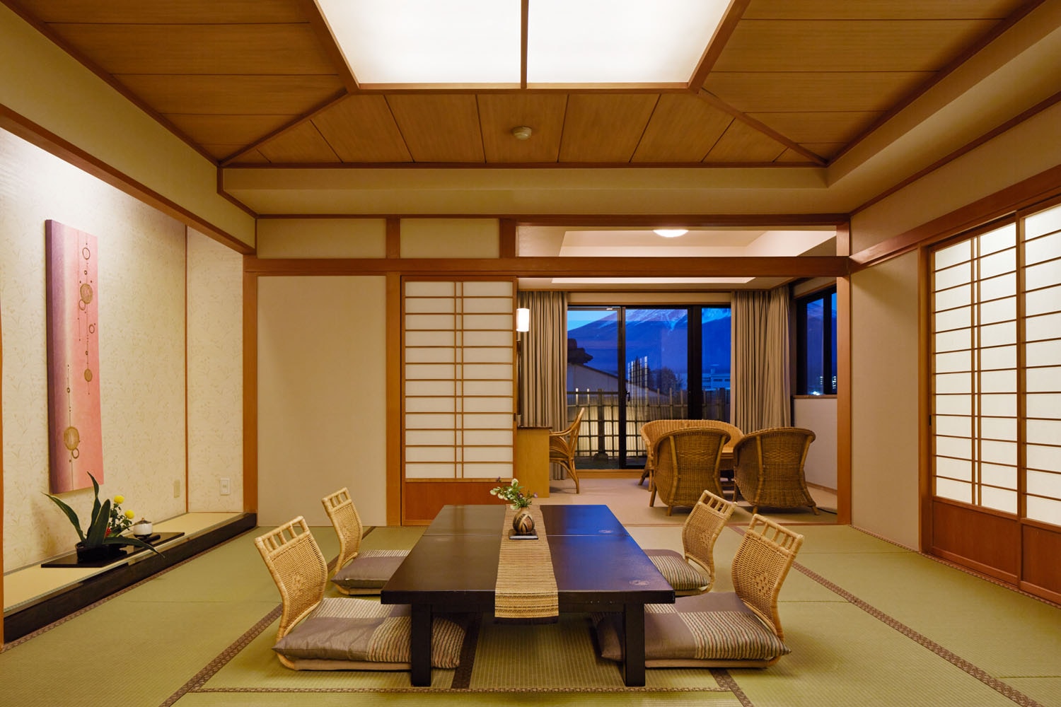 可眺望富士山的帶露天浴池和展望浴池的客房