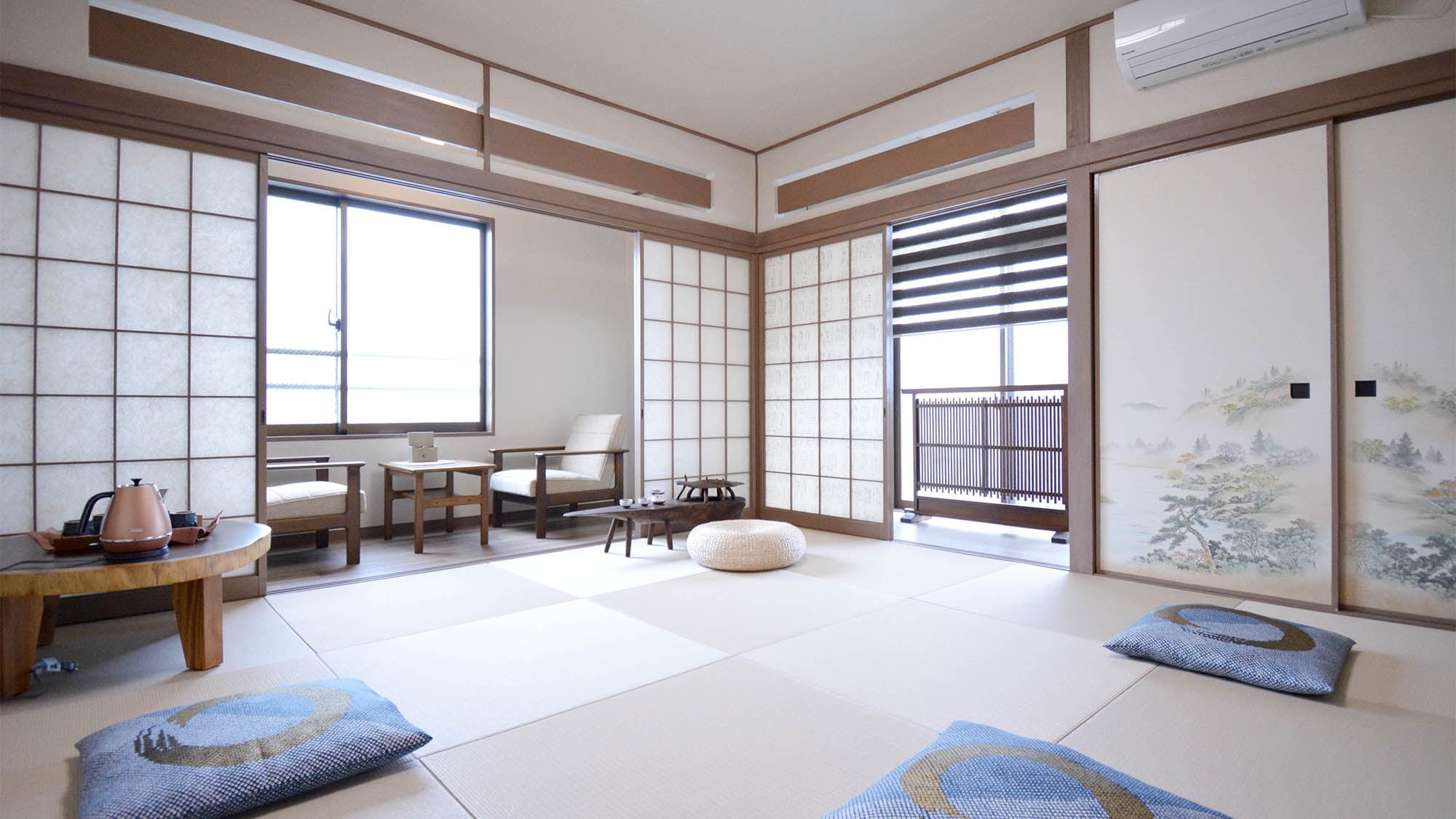 [Japanese-style room with 8 tatami mats] Room 201 *No bath