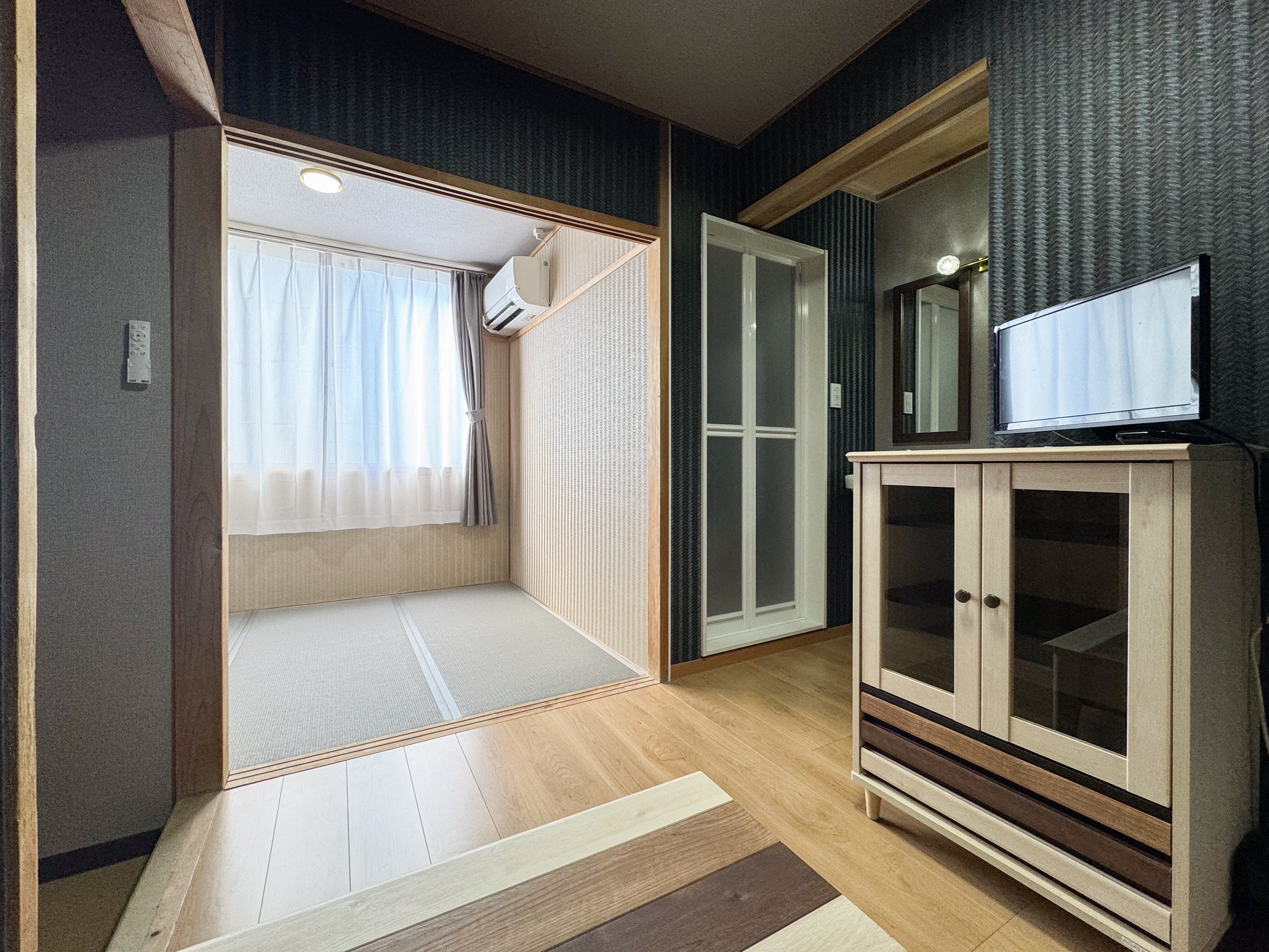 Japanese-style room