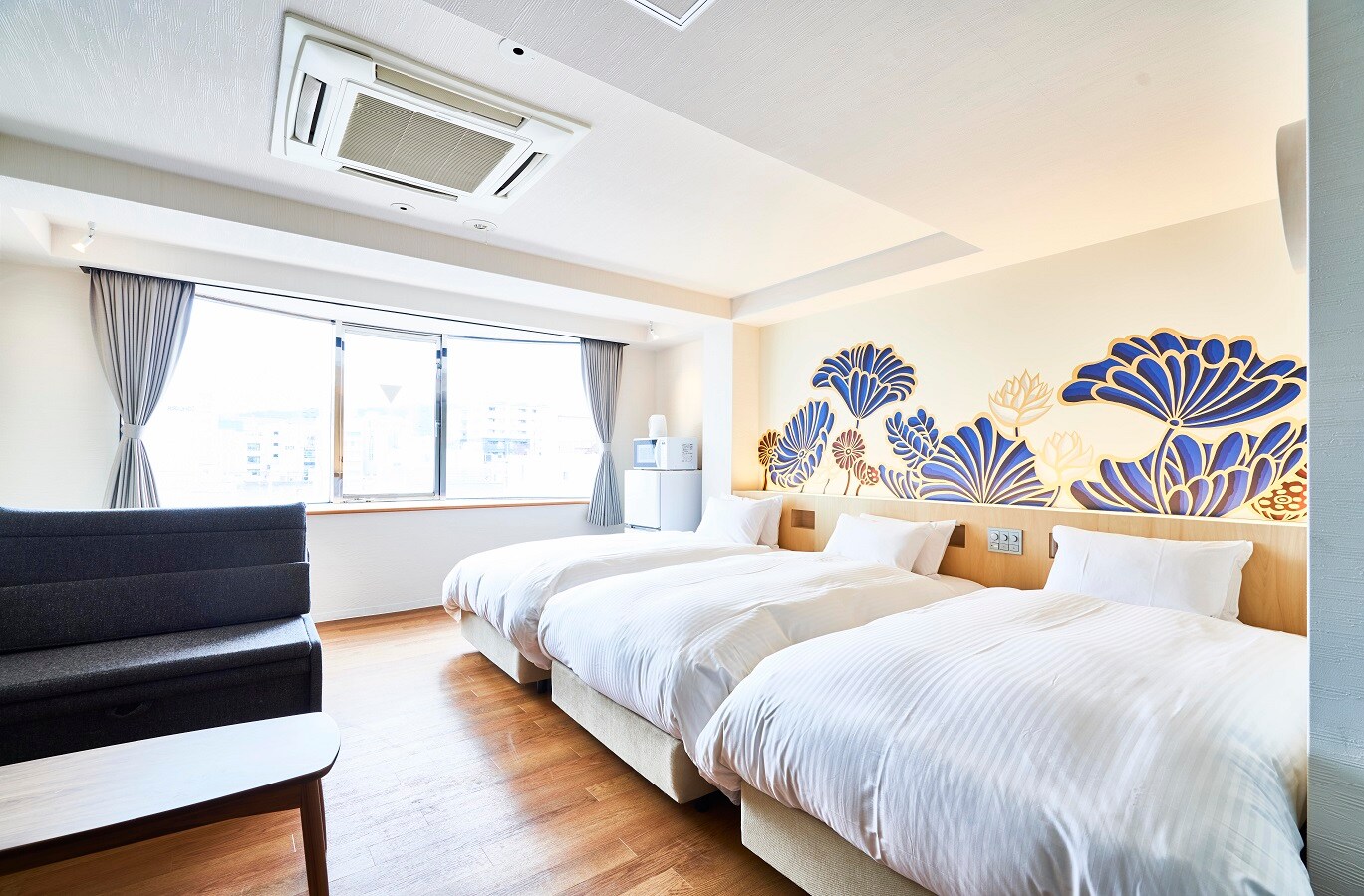 A refreshing private room on the top floor
