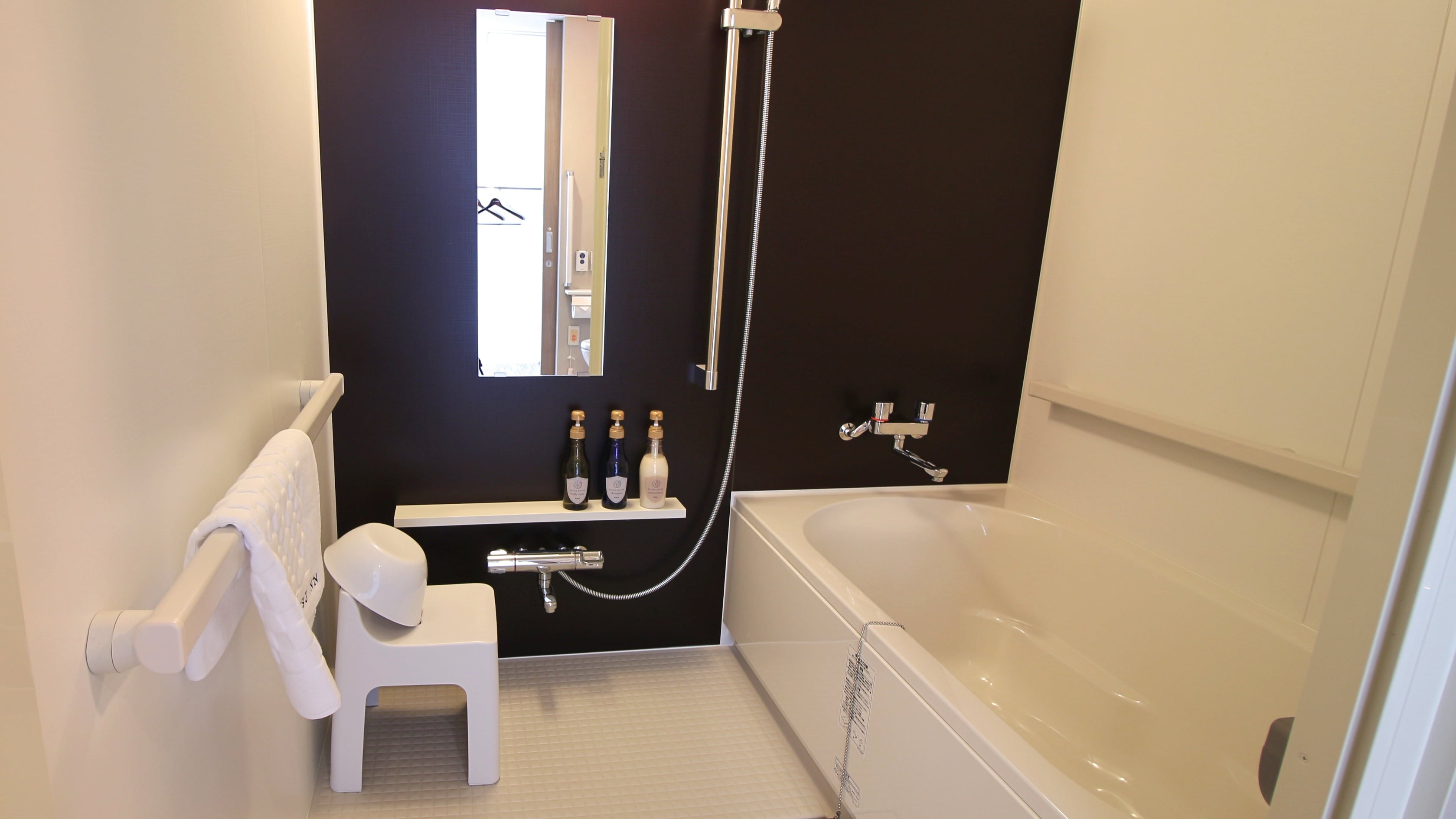 Kamar mandi twin universal