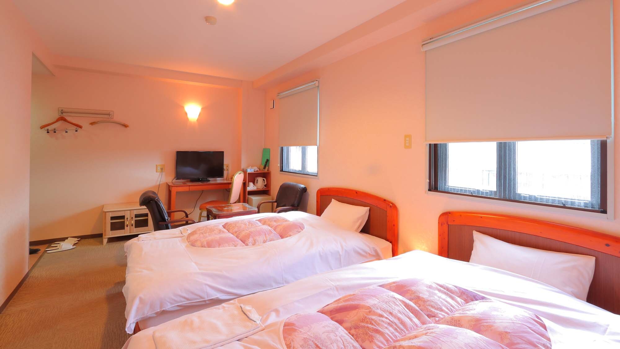 Western-style twin room