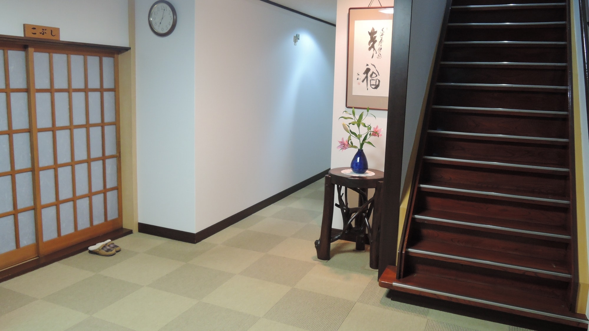 * [Facilities] Entrance