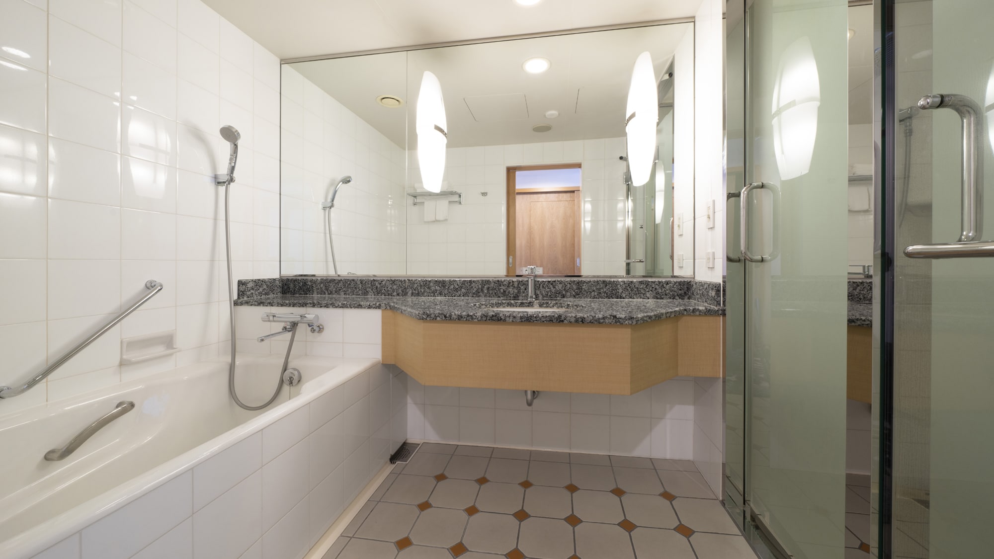 Deluxe type bathroom