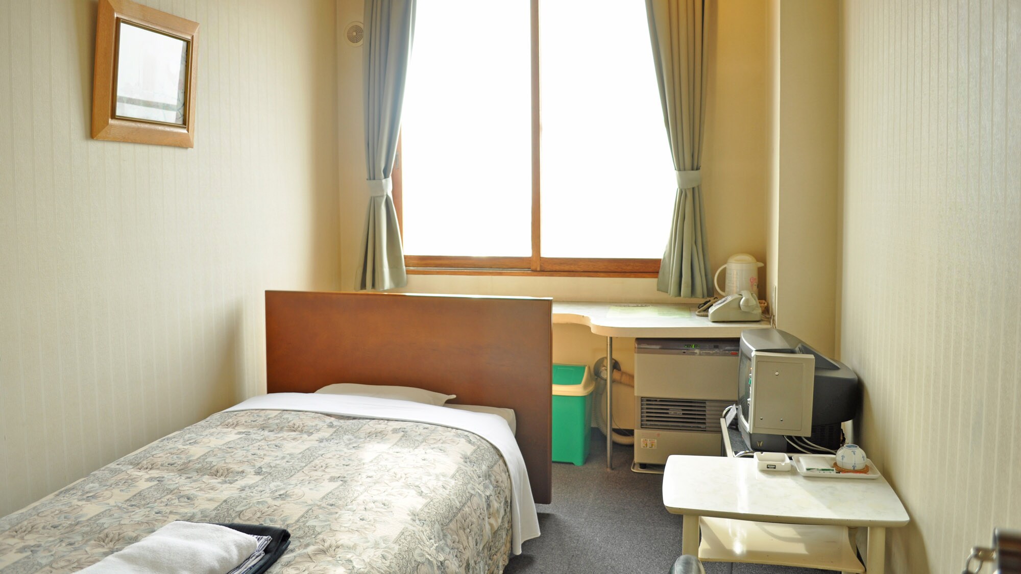 [Single B] No bath / toilet (1F bathroom available)
