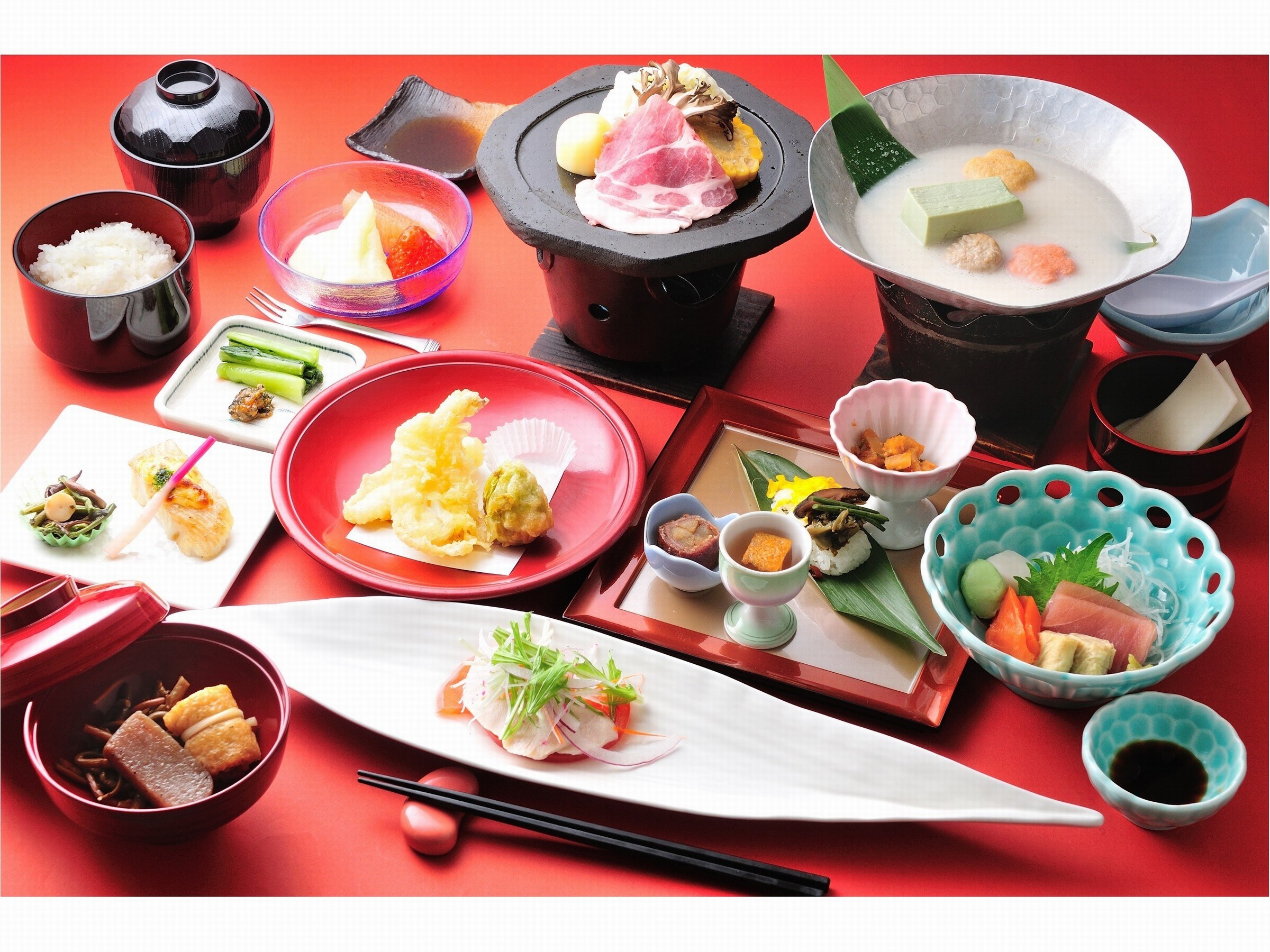 An example of a Japanese meal set mainly made with Joshu mochi pork