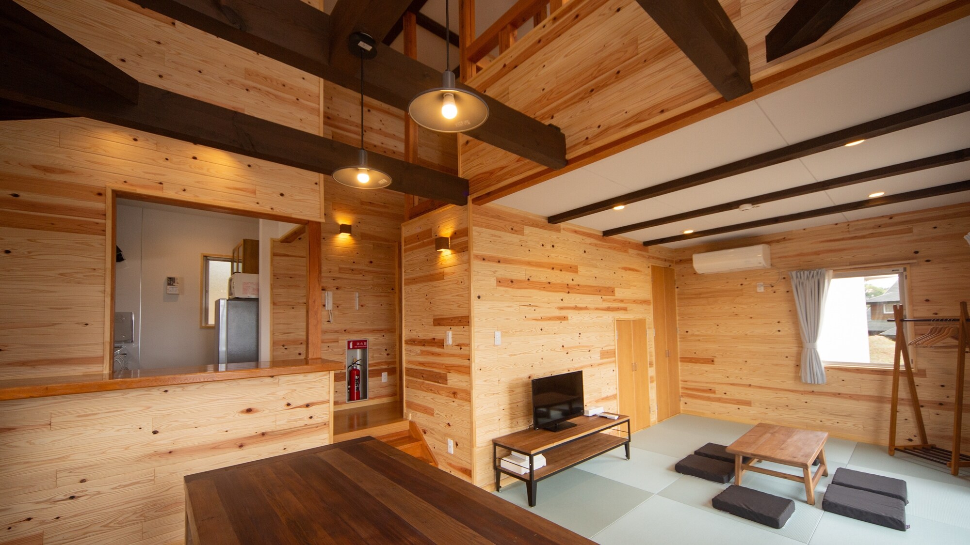 * [Mountain cottage] Living room with tatami mats, counter kitchen that you long for ... You can spend it in various ways.