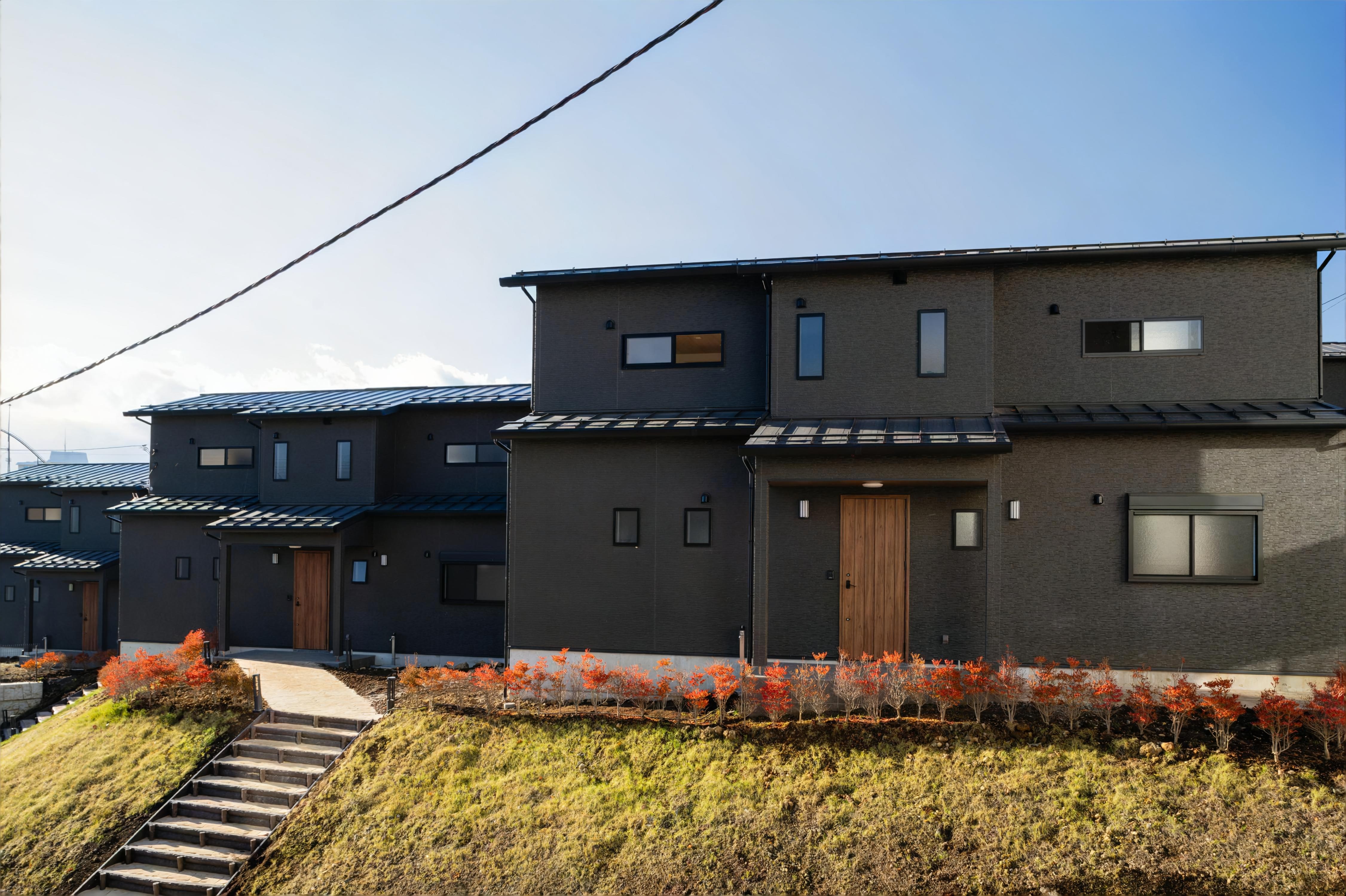 Exterior image (balcony villa)