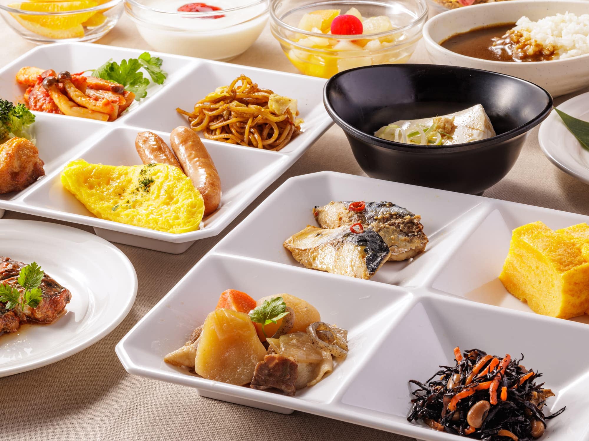 Beragam pilihan prasmanan sarapan yang menampilkan cita rasa Fukuoka dan Kitakyushu.