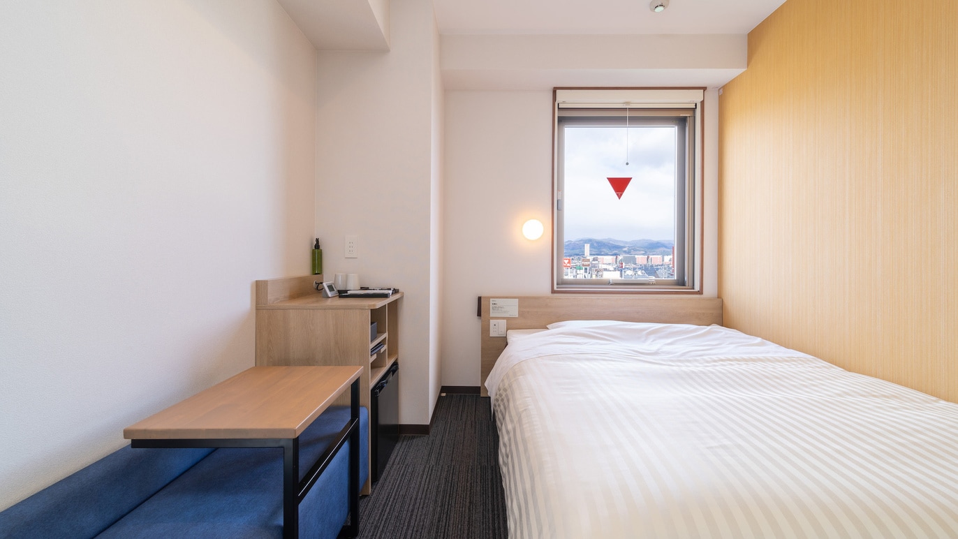 A 150cm wide bed and a mattress with just the right amount of firmness will ensure you a good night's sleep.