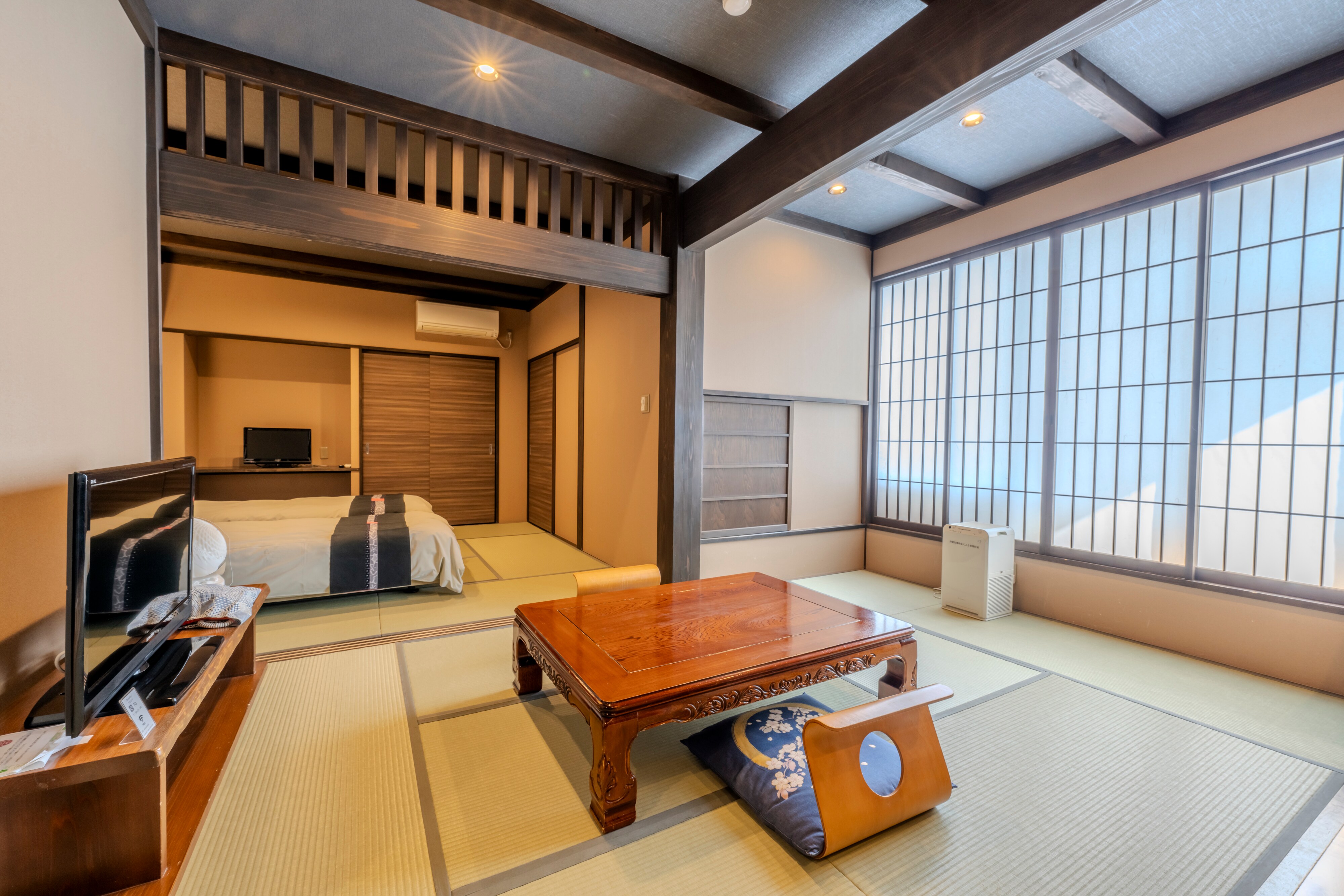 [Shinano-tei / Sakura-no-iro] Twin room with bath at the world-famous hot spring "Mayu"