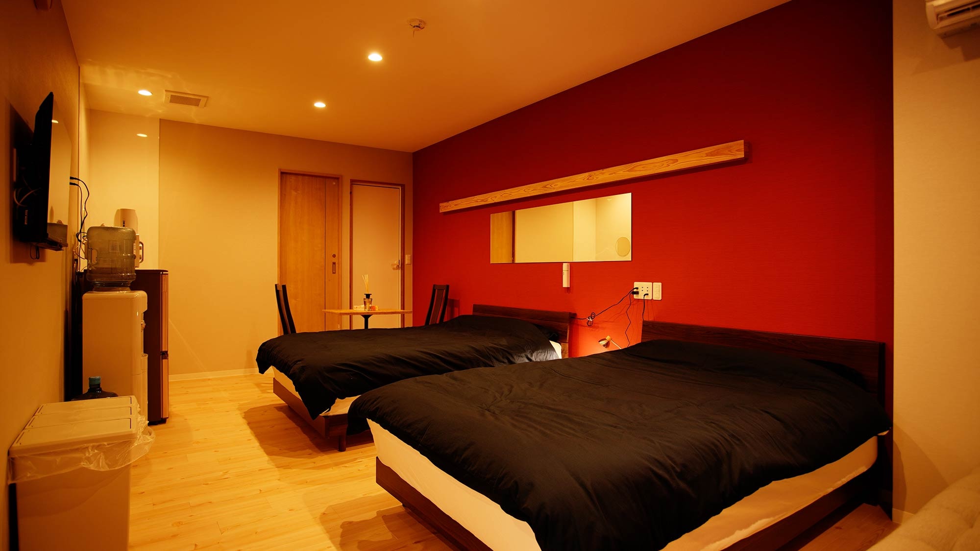 ・[101] A room with a calm atmosphere at night with indirect lighting