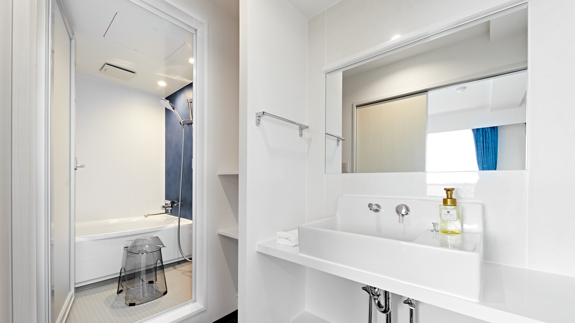 [Ocean View Deluxe Room] Washbasin