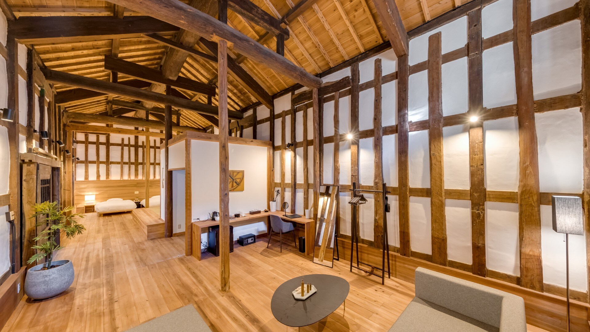 VMG Suite 302