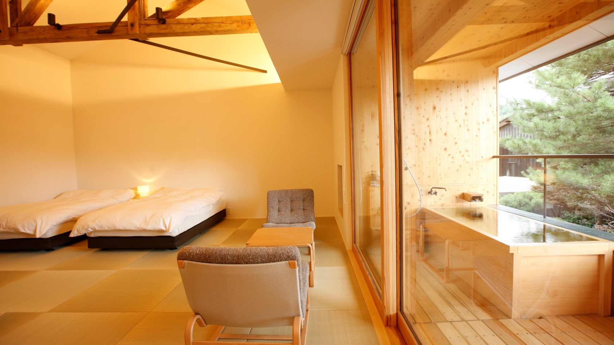 [YAMAGATA 06] Coordinating chairs and tables designed to "furniture that suits Japanese-style rooms"