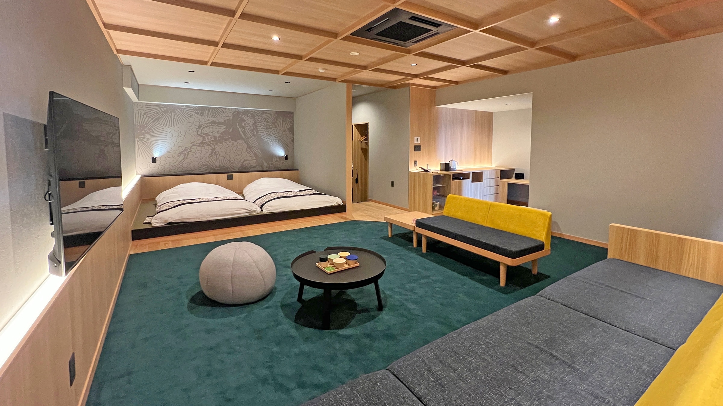Top floor: A guest room with an open-air bath, "Kurara" Aote Kutani