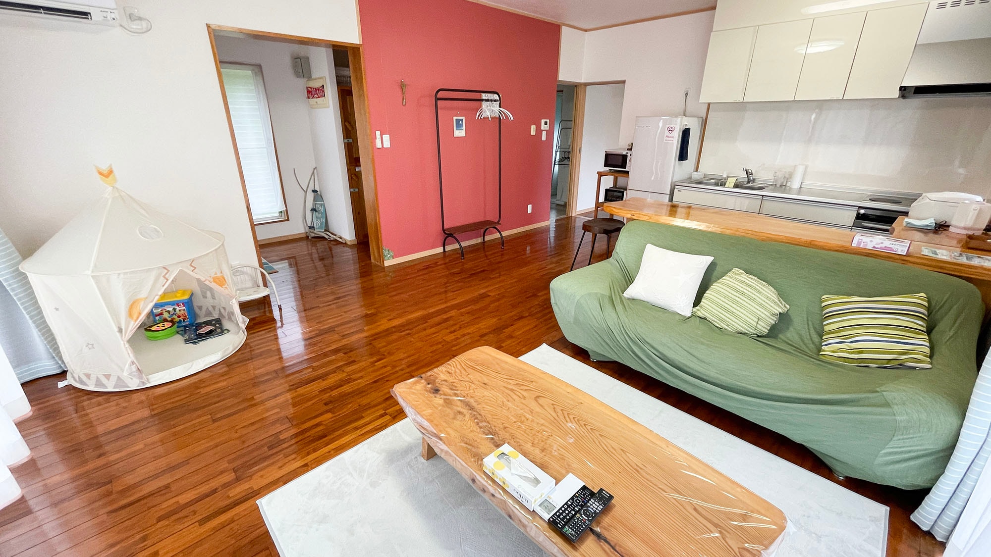 ・【리빙】개방감 있는 넓은 객실은 가족이나 친구와의 체재에 최적