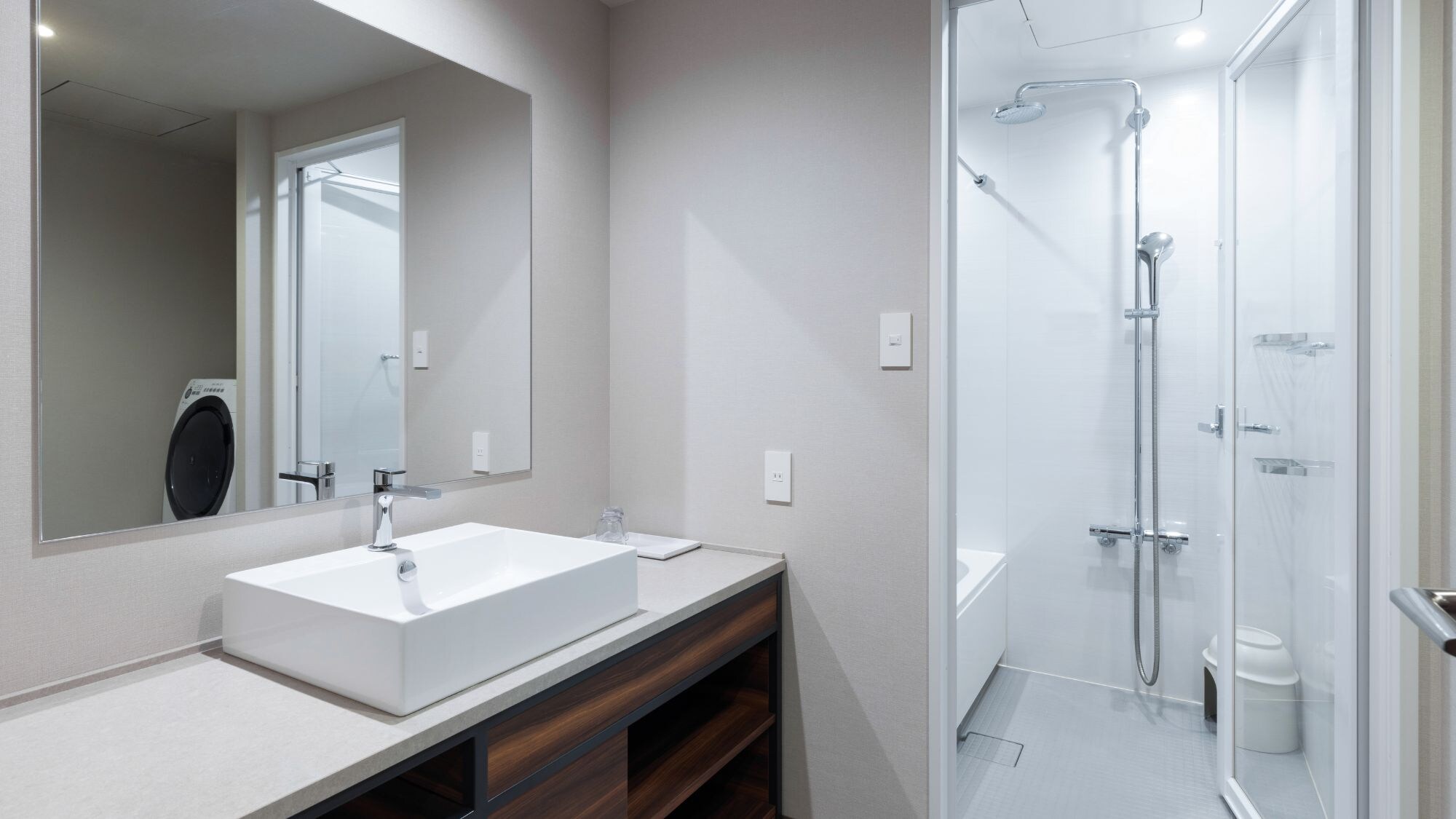 ◆Family room | Bathroom with washing area, separate sink