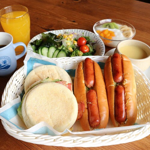 *Ví dụ về bữa sáng: Bữa sáng kiểu phương Tây bao gồm bánh mì và các món trứng.