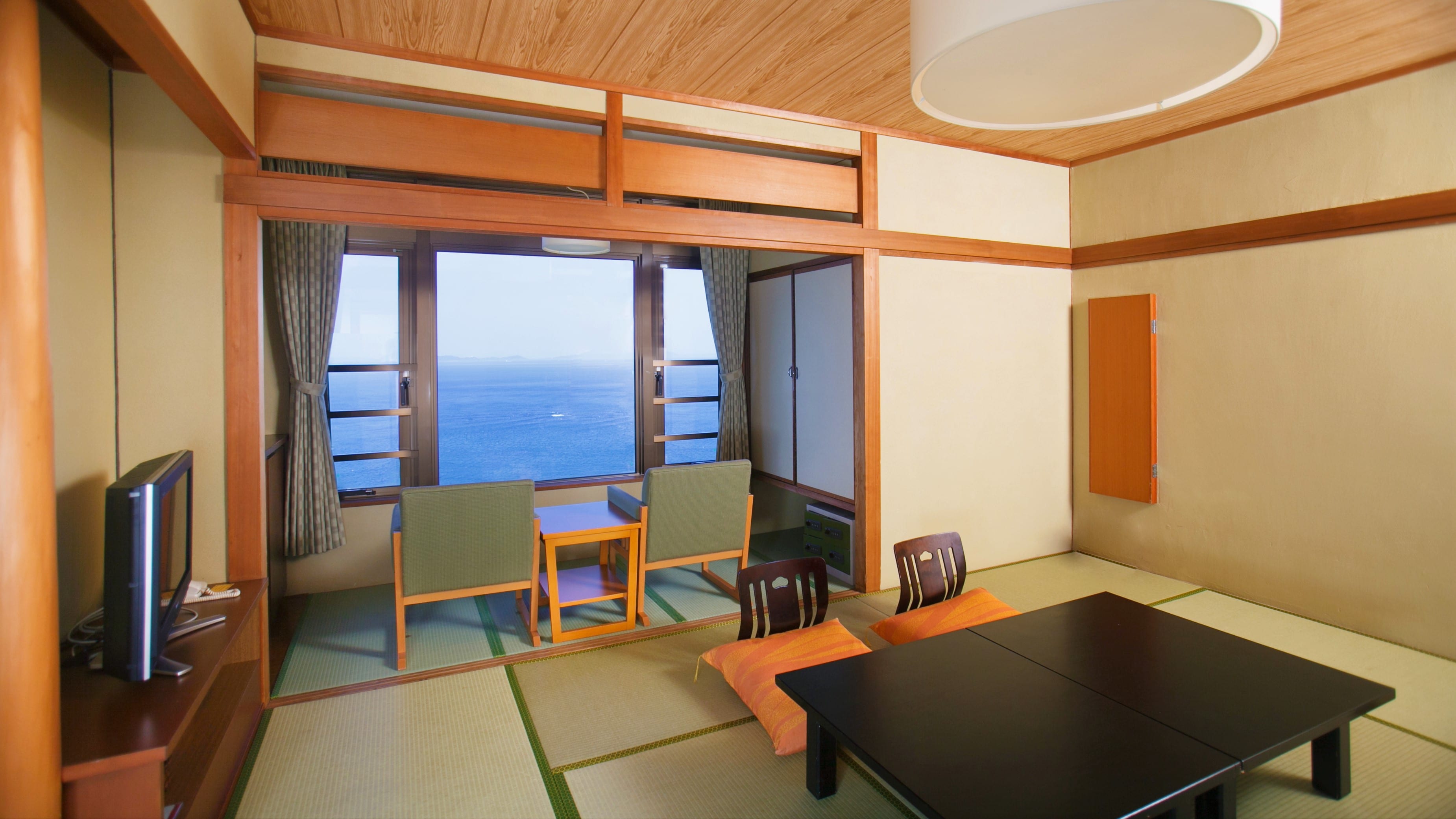 [Main building] Japanese-style room on the sea side