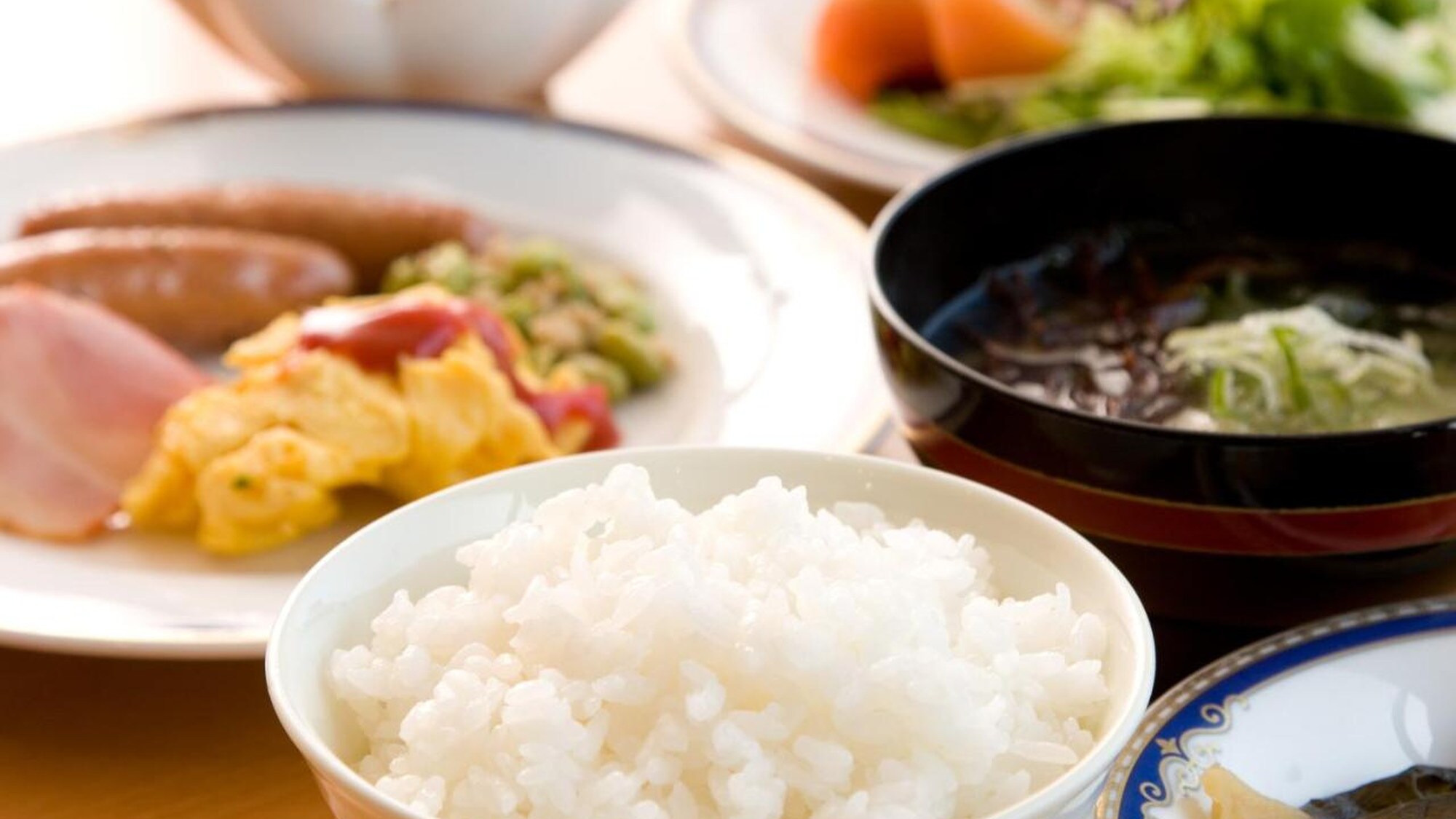 Uses Koshihikari rice from Fukushima Prefecture! Start your day with breakfast!