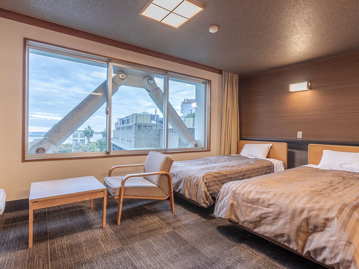 Japanese-Western 12 tatami mat room