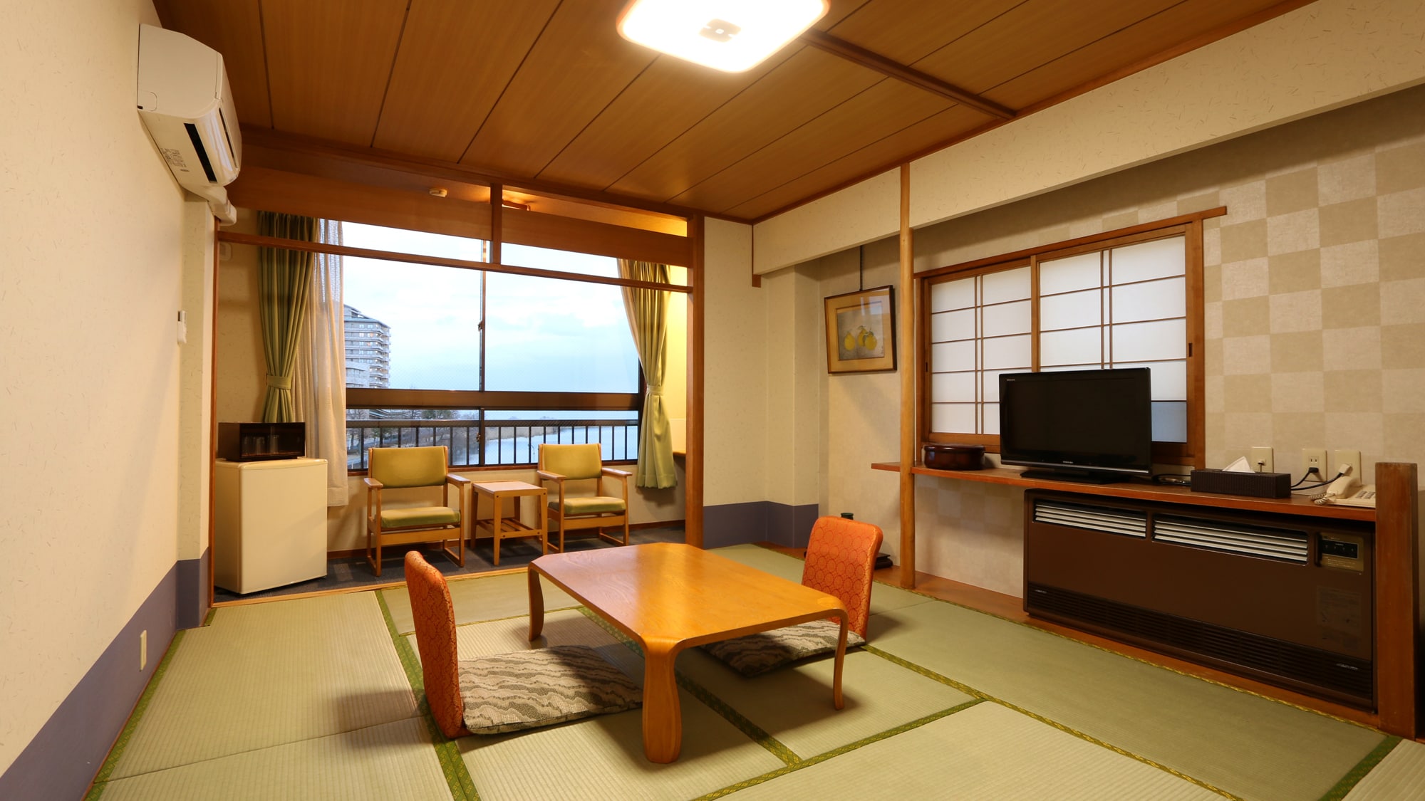 Lake view 10 tatami room