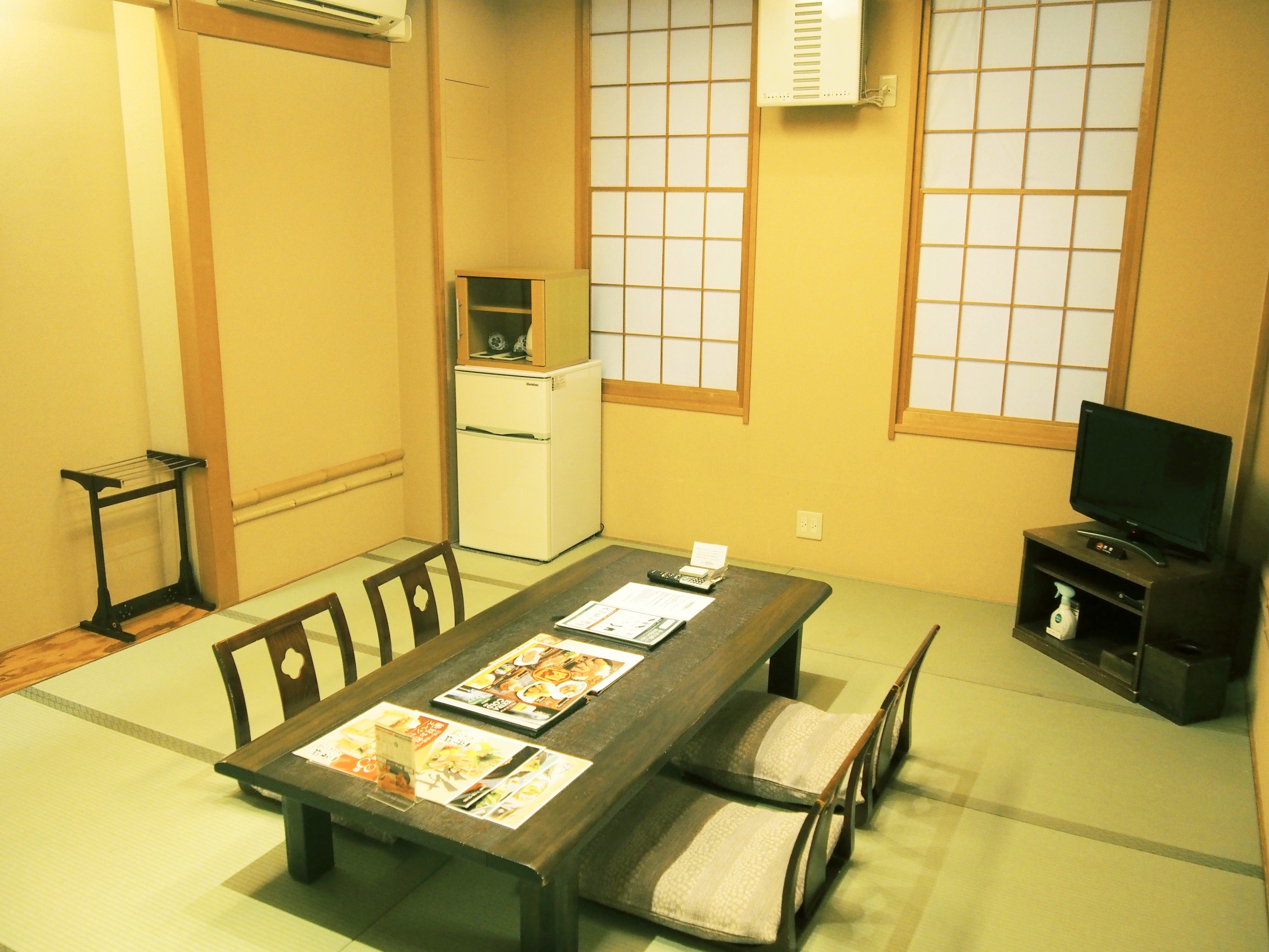 ห้องพักแขก 10 เสื่อ ห้องสไตล์ญี่ปุ่น / ไม่มีห้องน้ำ