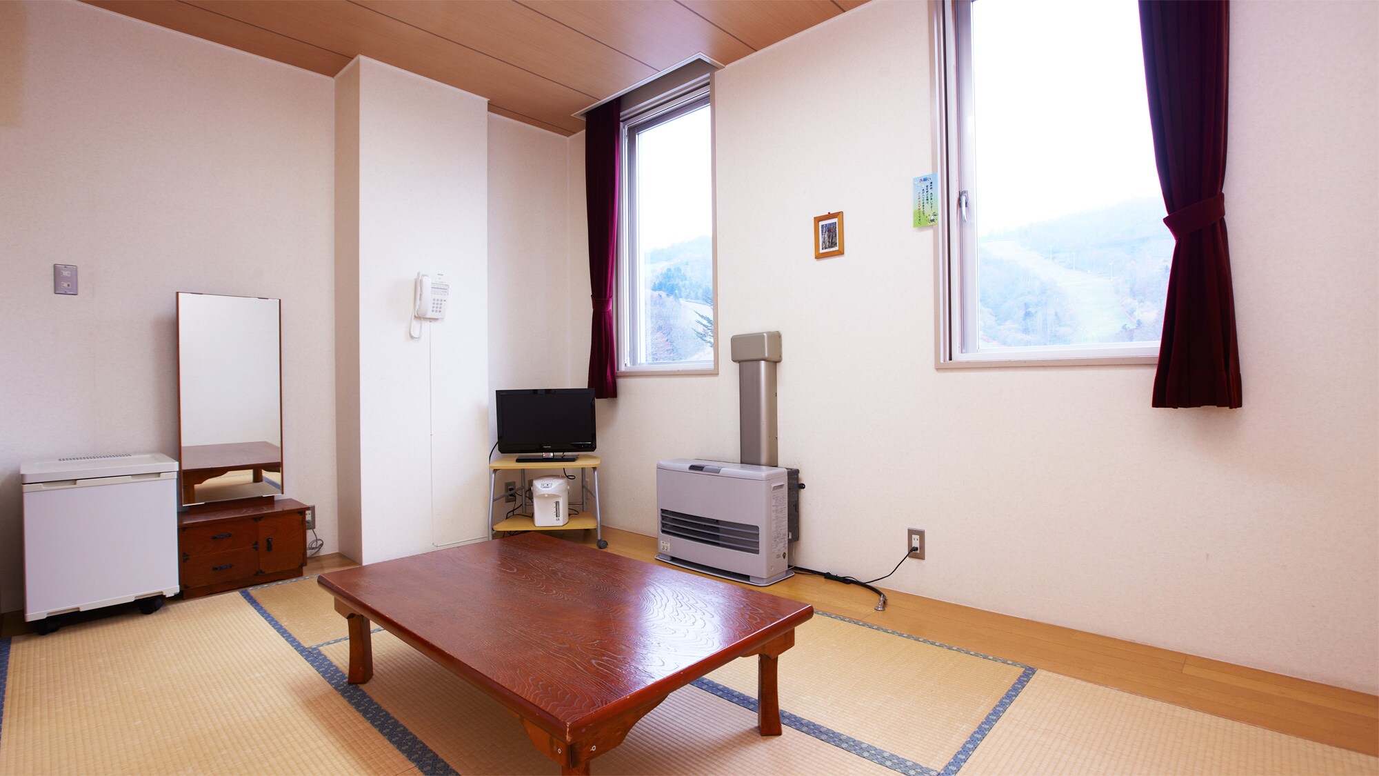 * Japanese-style room 4.5 tatami mats (example) / Simple Japanese-style room recommended for business use.