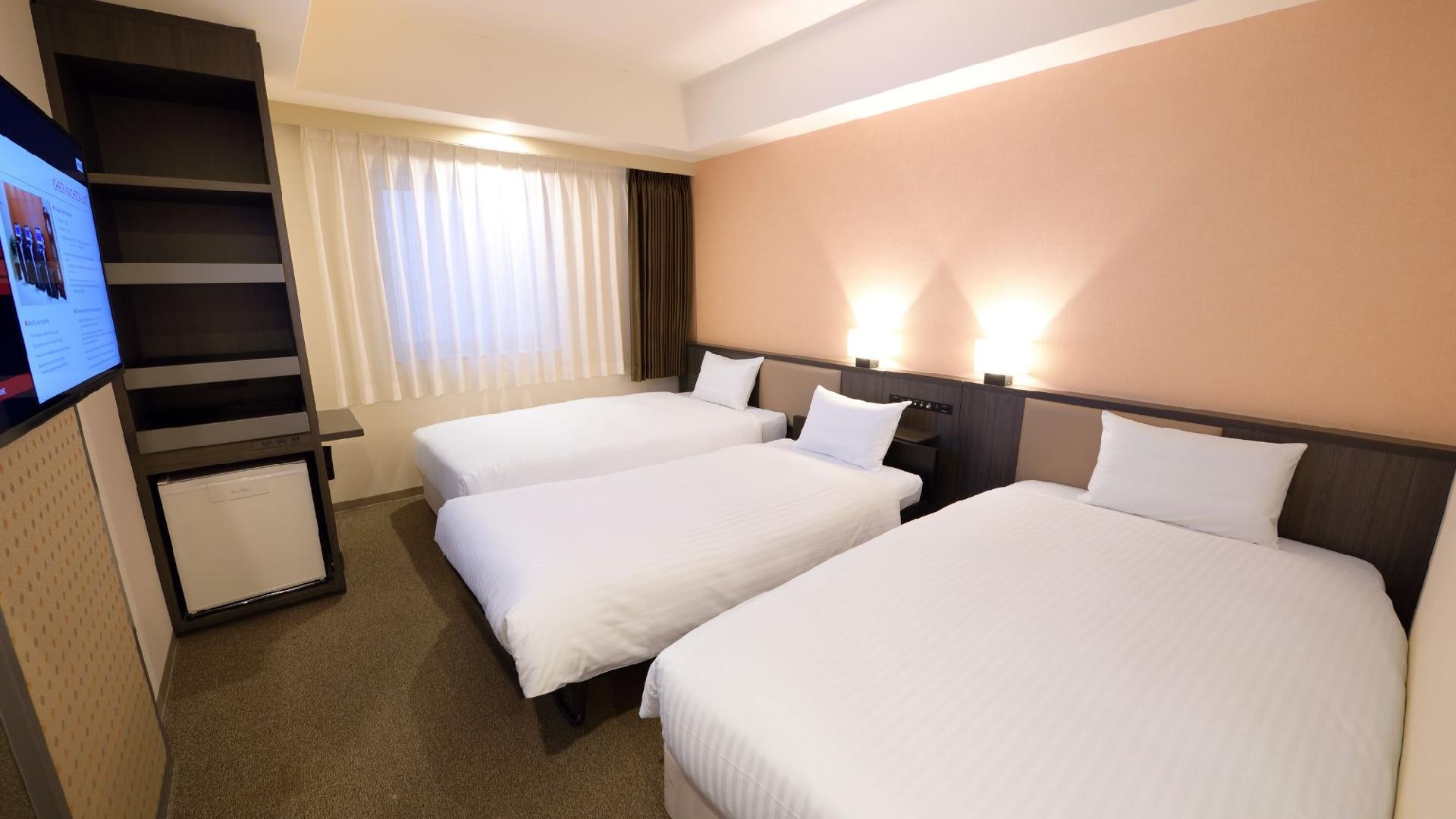 Twin room (for 3 people)
