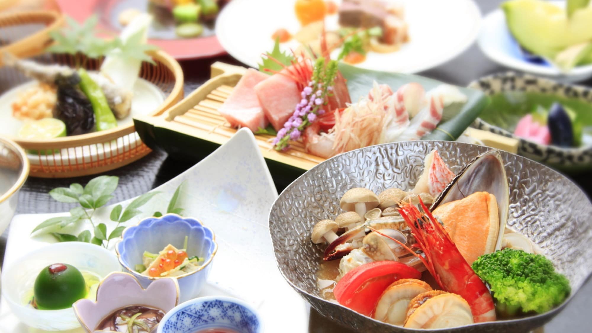 ■ [April-October] Dinner example *The image shows bouillabaisse as the main dish