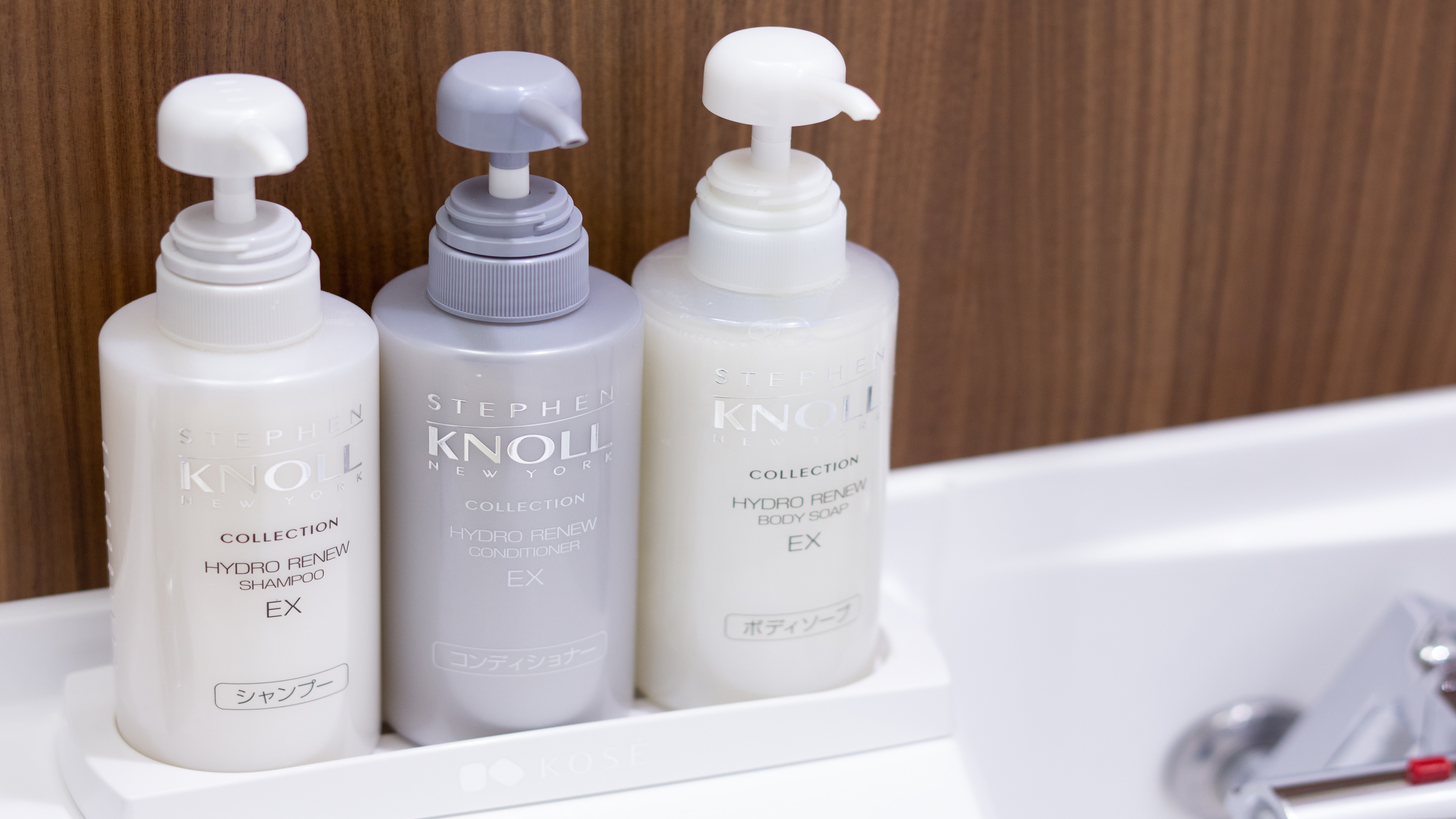 Shampoos (Stephen Nor)