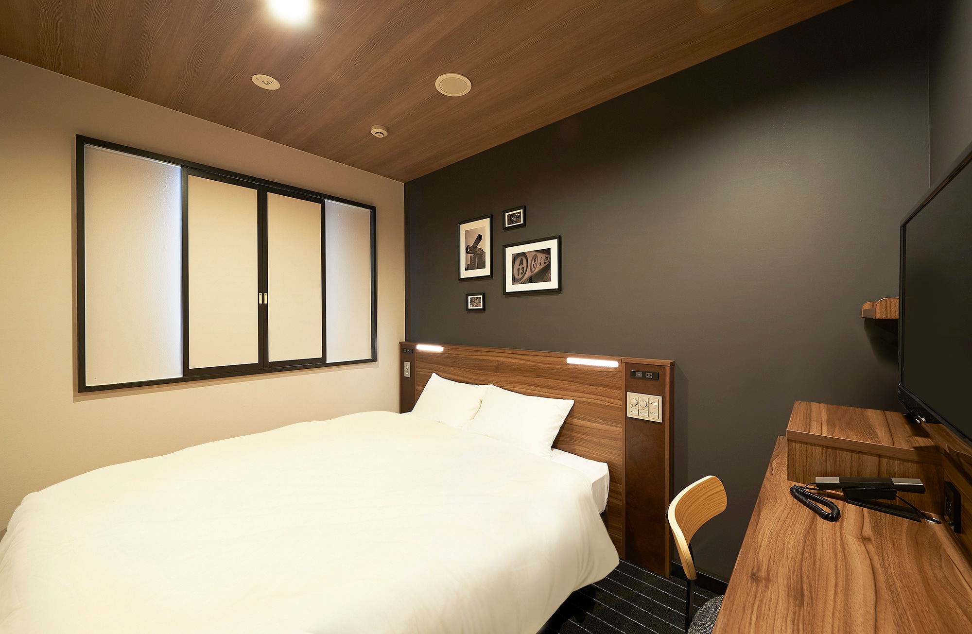[Guest room] Comfort double room: 12.8㎡, bed width 160cm