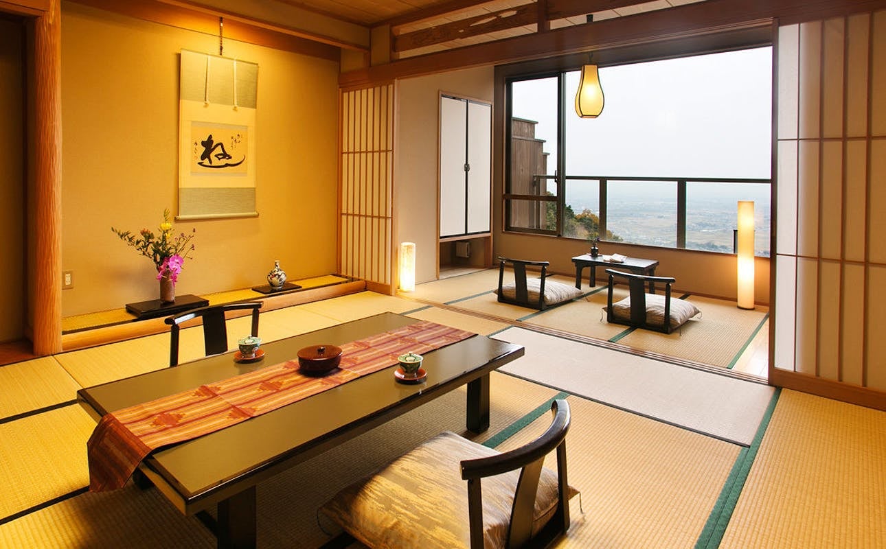 Meigetsu (12.5 tatami mats + 4 tatami mats with open-air hot spring)