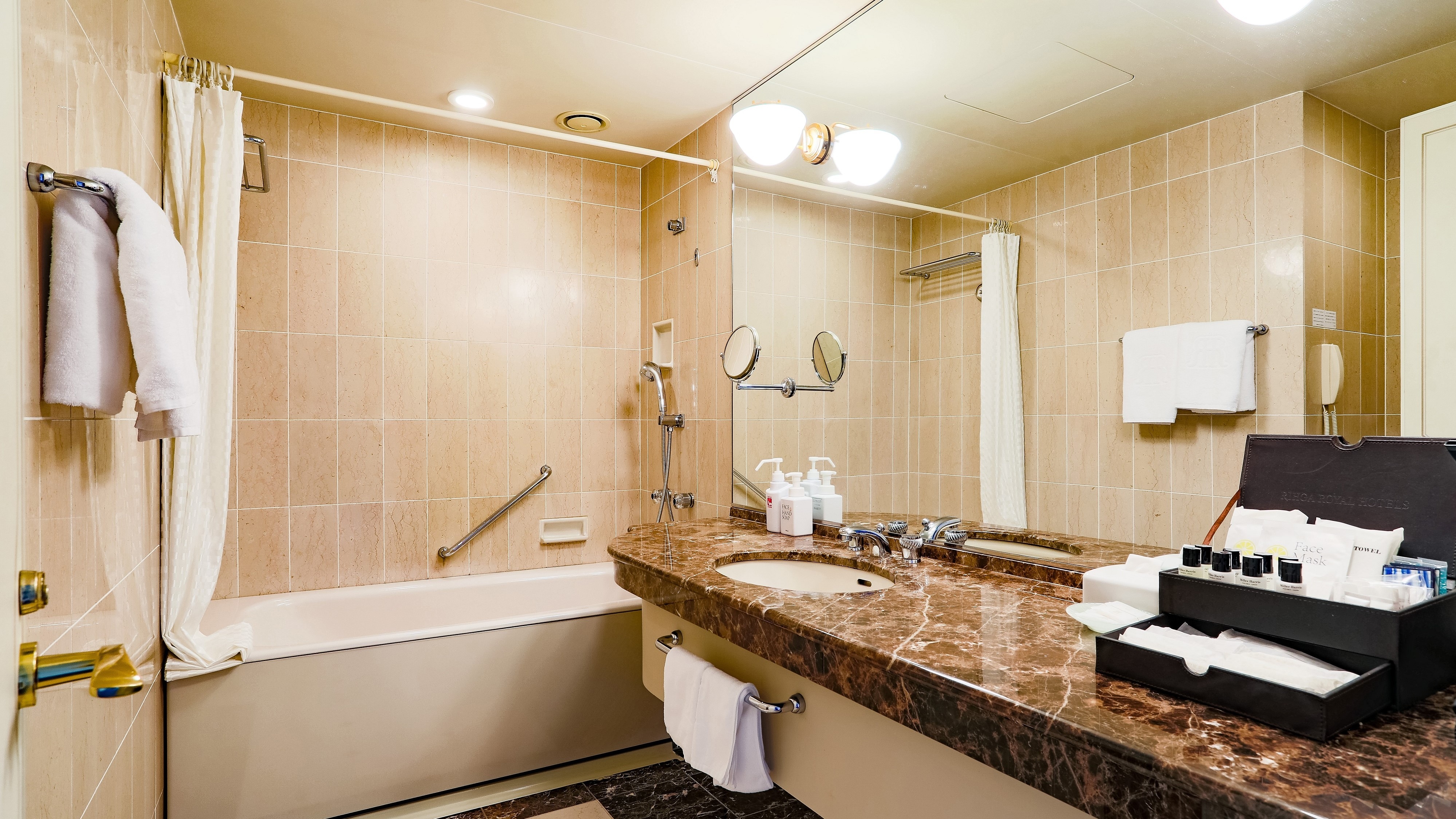 Executive floor bathroom