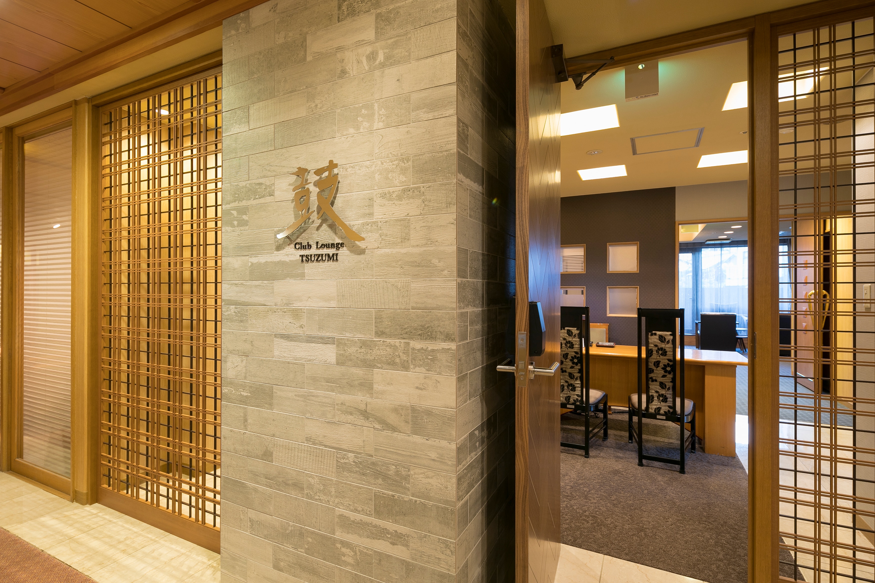 [Hatsune Premium Exclusive-VIP Lounge-Drum] Check-in is at the exclusive lounge. Feel free to have light meals and drinks