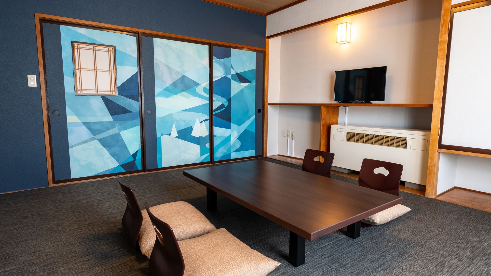 Standard Japanese-style room (10 tatami mats) (lower floors)