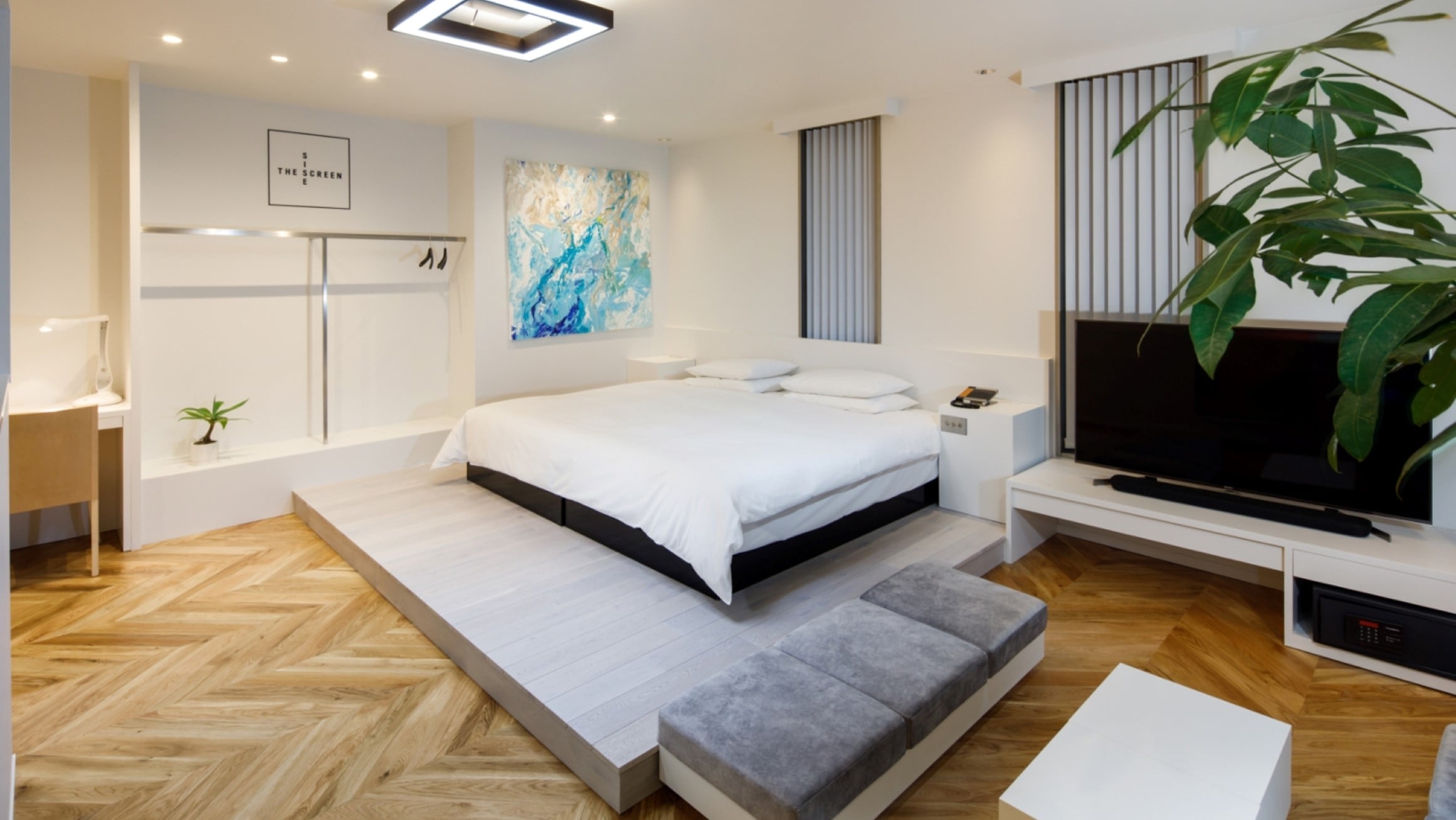 Room No.203 Semi Suite Designer: Seishin Matsui