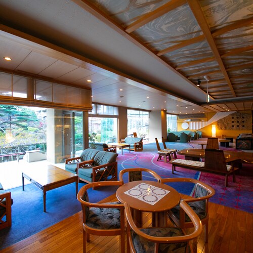 [Public Space] Welcome to Ichiriki. Please sit down and rest your tired feet.
