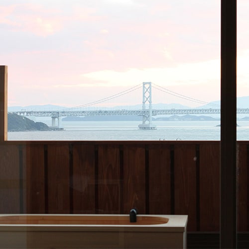 Japanese and Western room with open-air bath in the main building