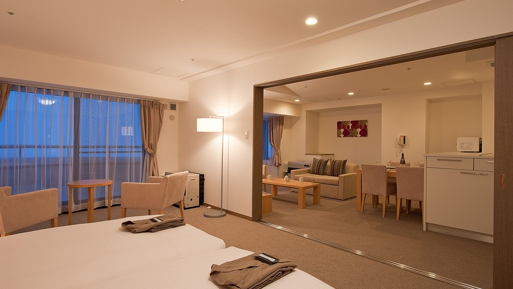 Premium Suite Living (จากห้องนอน)