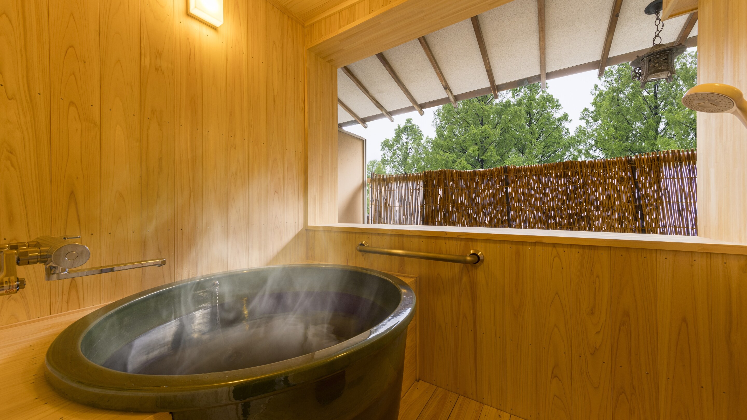 Superior Japanese-style room with open-air bath, 2 rooms, 5-person capacity *The bathtub in the photo is not a hot spring.