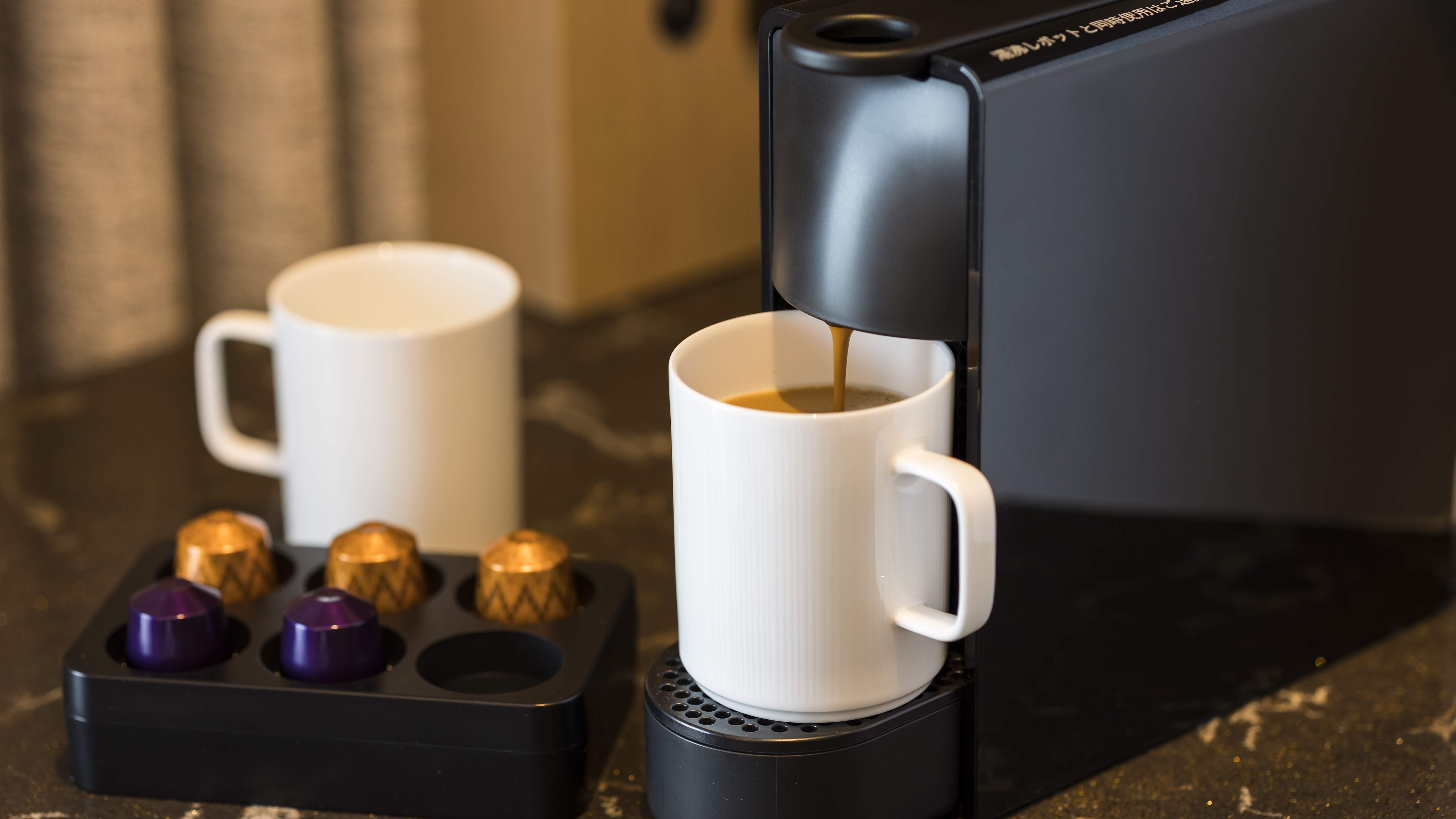 Nespresso 맛있는 커피로 한숨