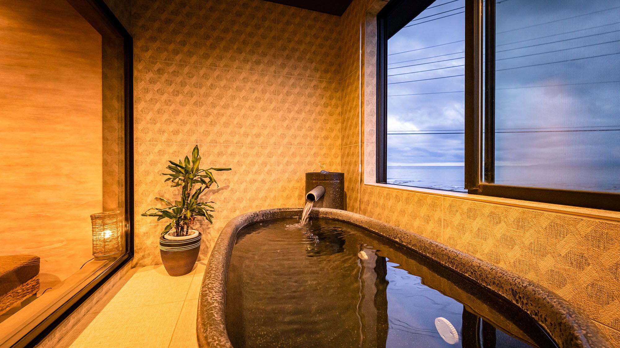 ・[Kogane] Enjoy bath time in a Shigaraki ware bathtub