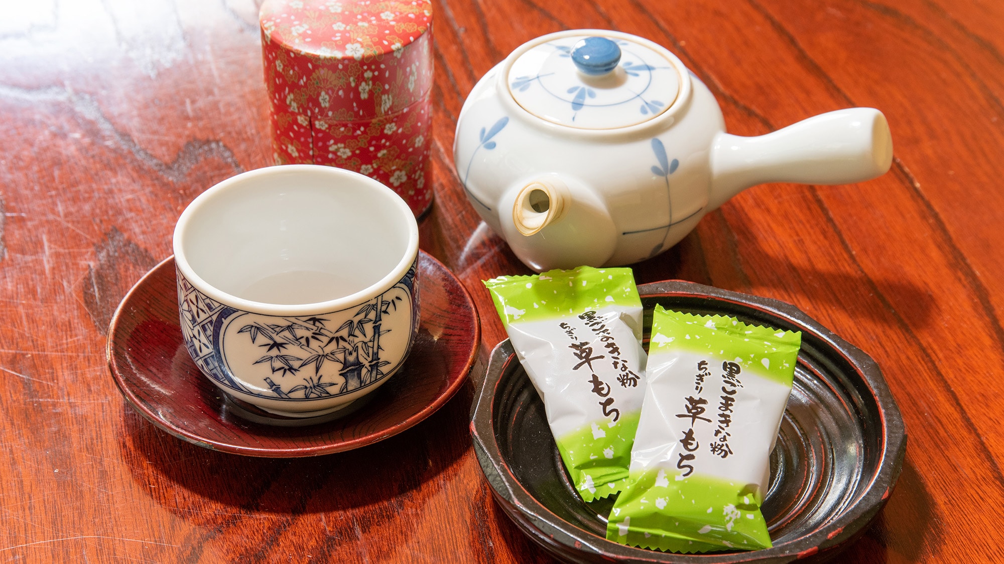 *【Tea set/room service】Please enjoy your time with tea and sweets.