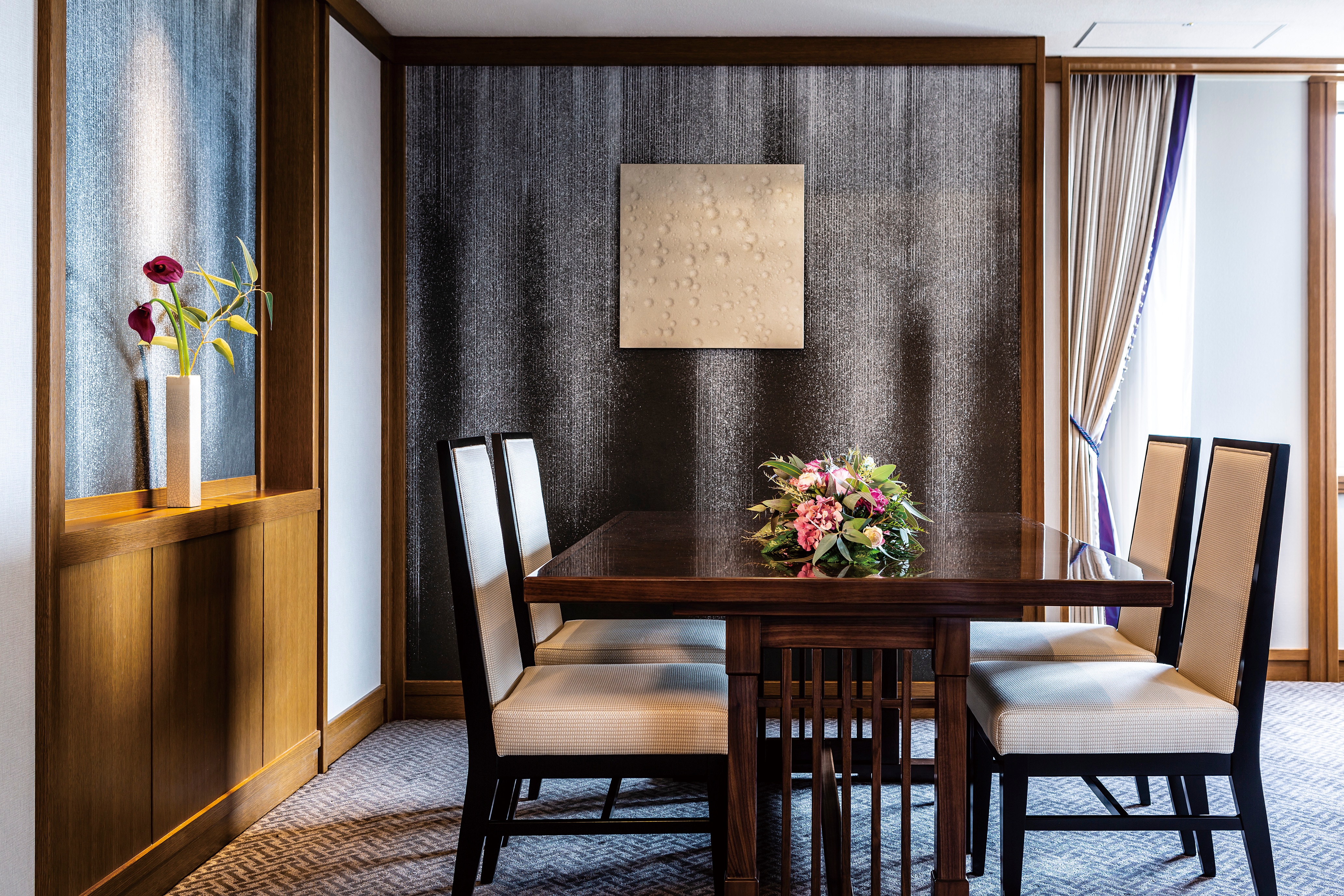 Regular Floor Park View Corner Suite